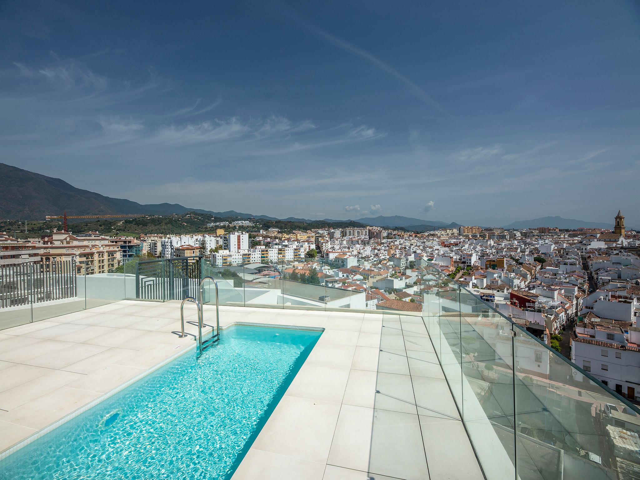 Foto 16 - Appartamento con 2 camere da letto a Estepona con piscina e vista mare