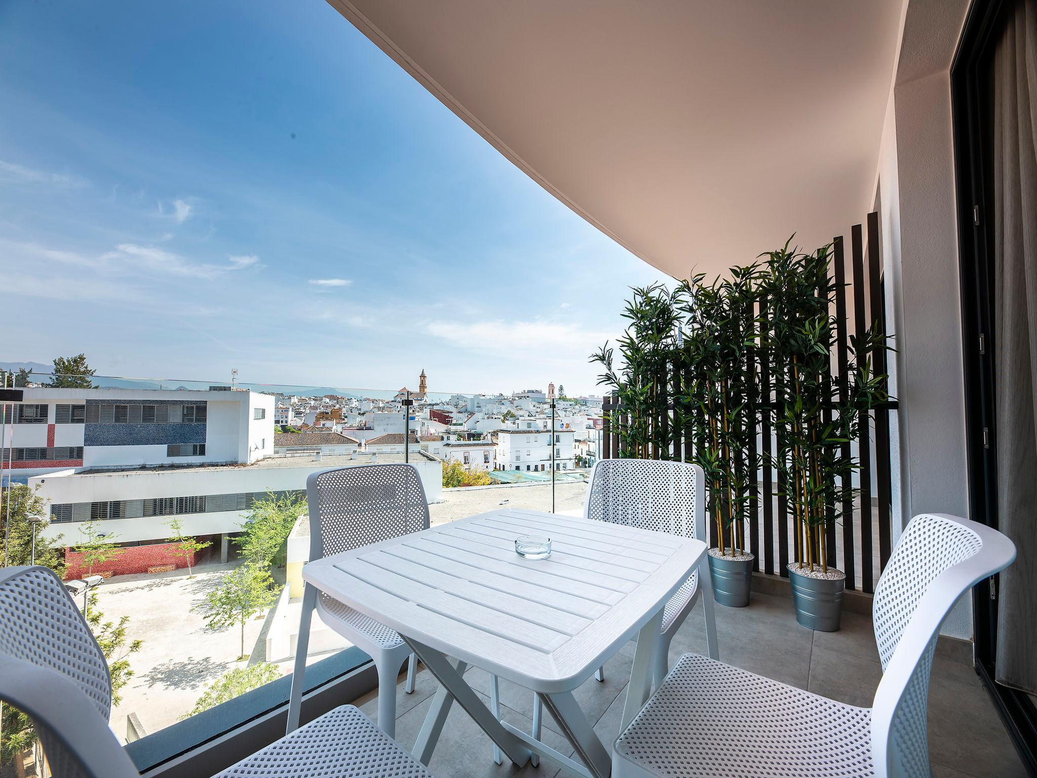 Foto 2 - Apartamento de 2 quartos em Estepona com piscina e vistas do mar