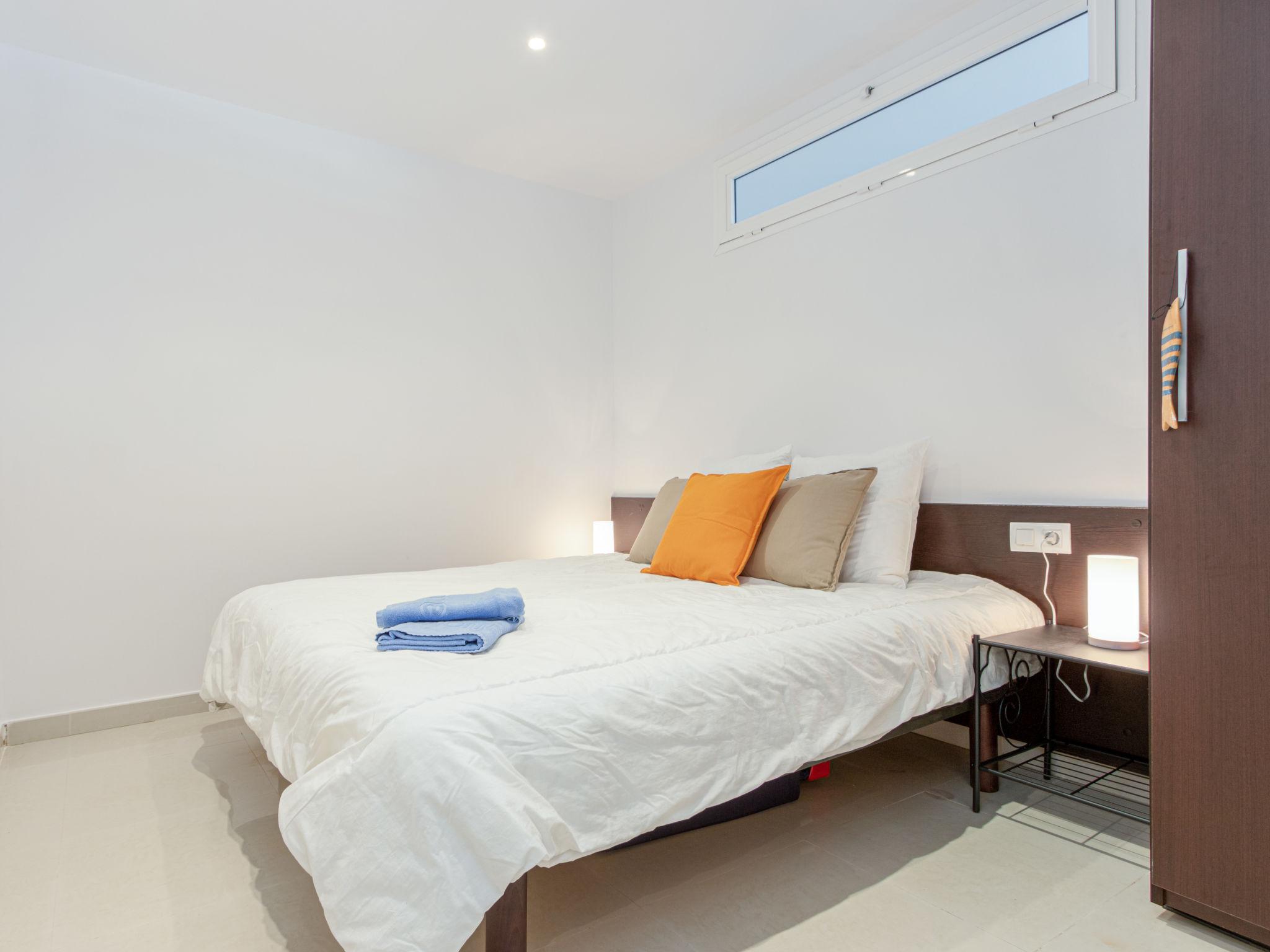 Foto 4 - Appartamento con 2 camere da letto a Roses con terrazza e vista mare