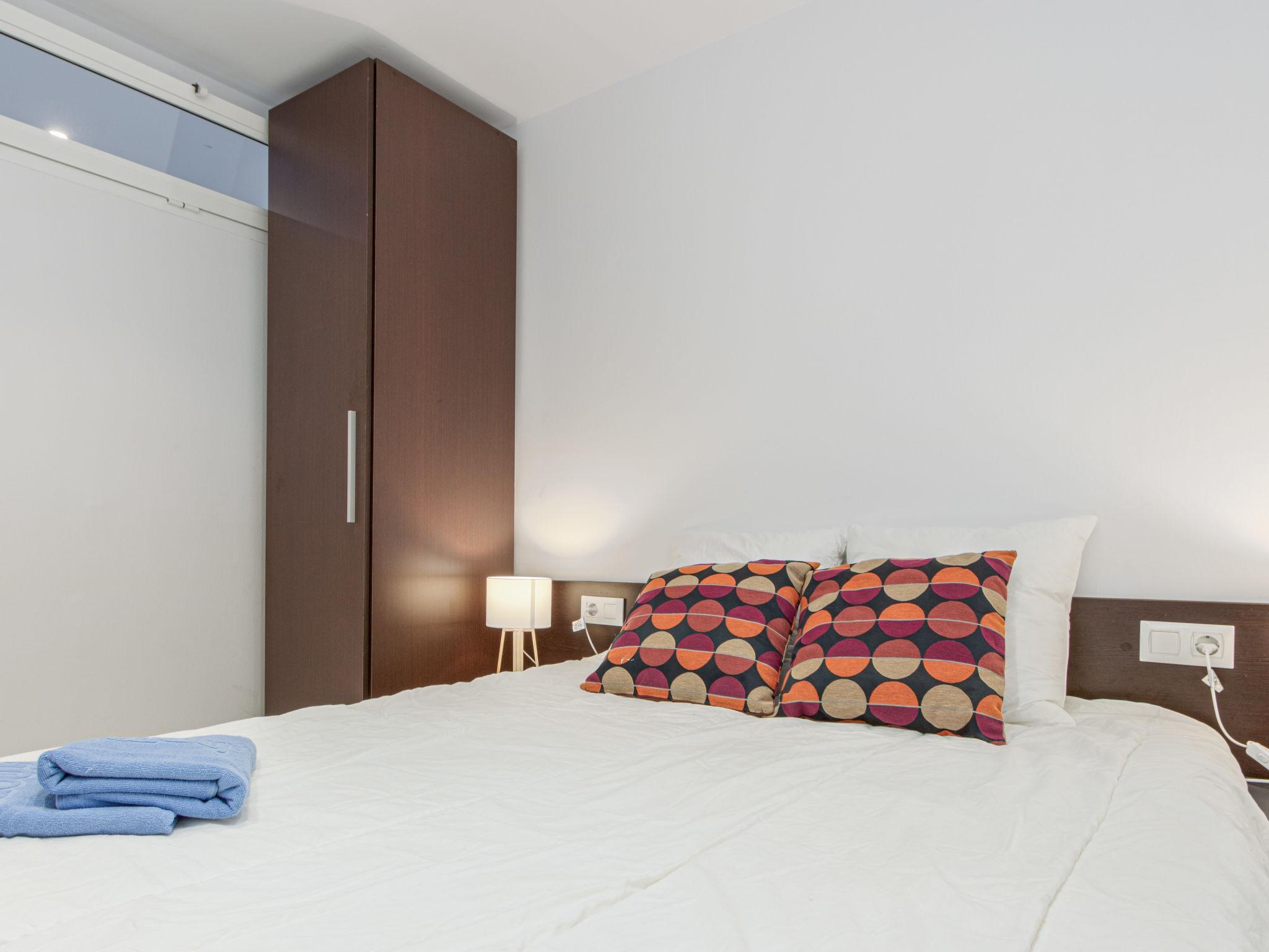 Foto 10 - Appartamento con 2 camere da letto a Roses con terrazza