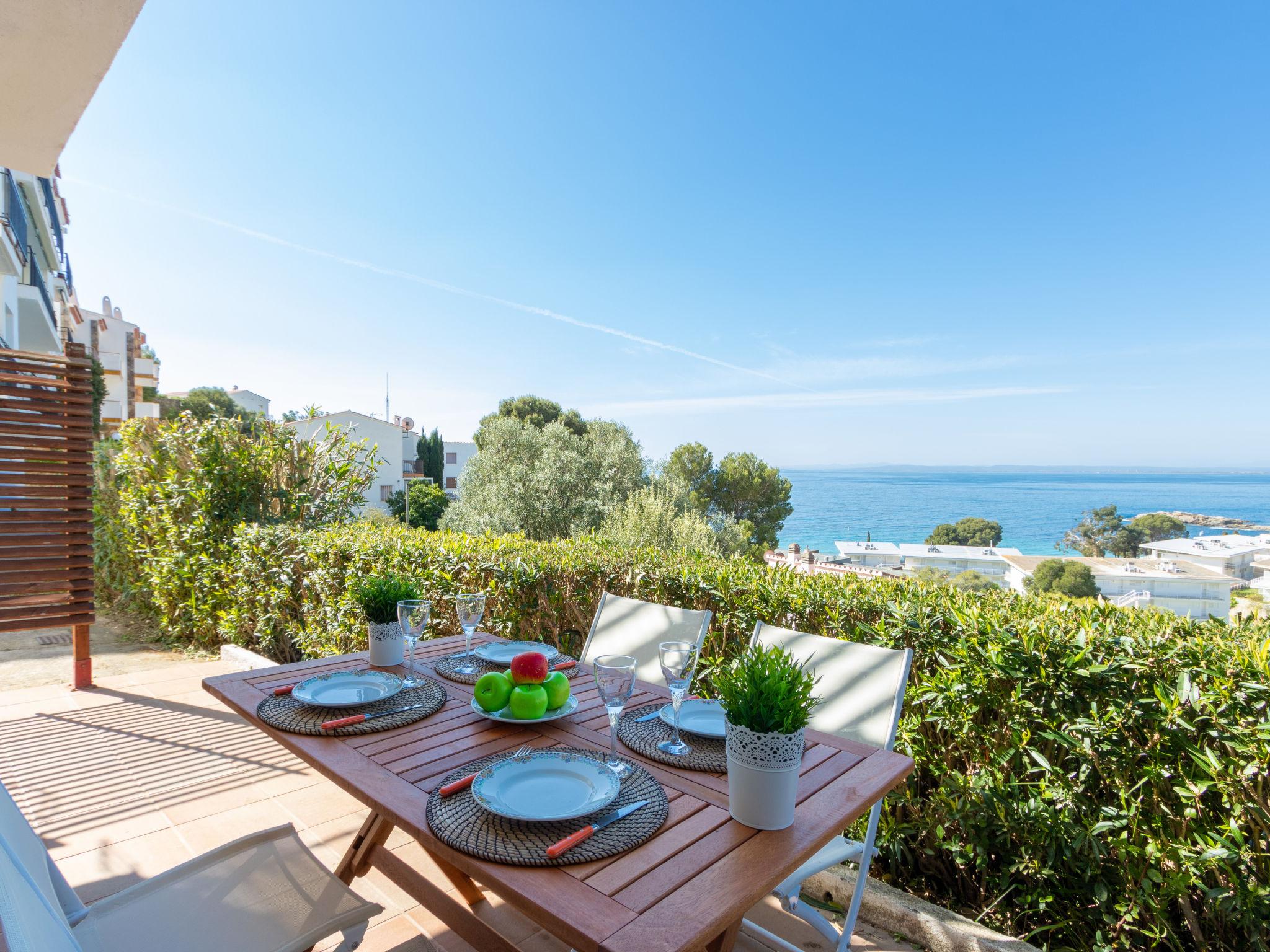 Photo 5 - Appartement de 2 chambres à Roses avec terrasse et vues à la mer