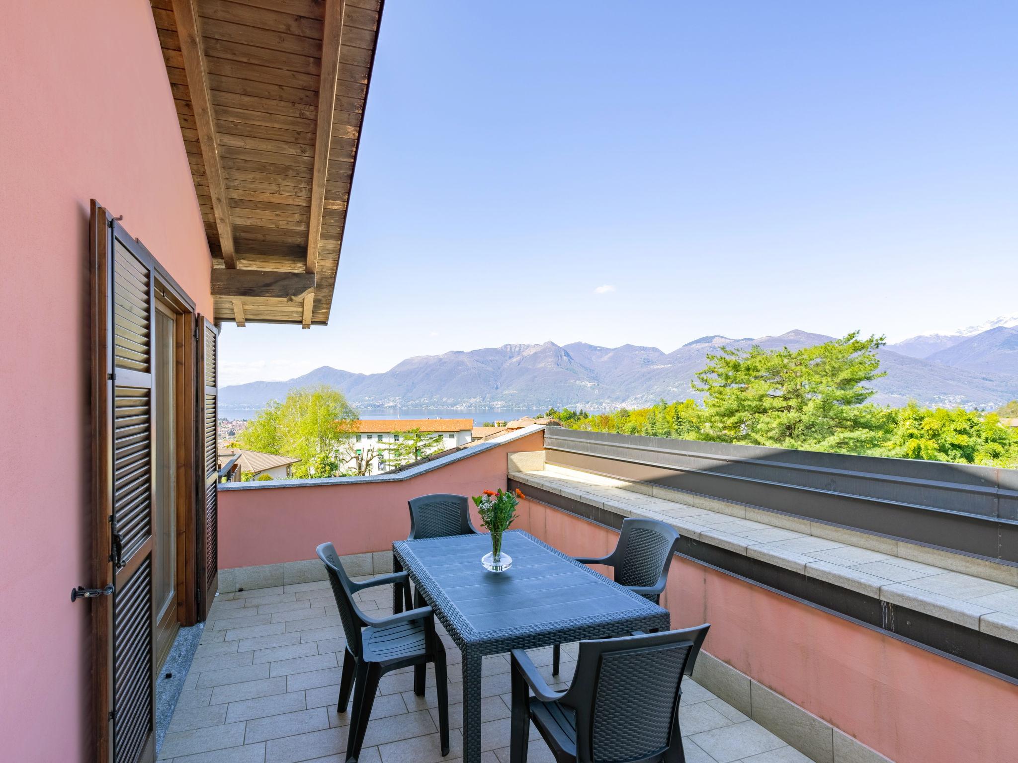 Photo 20 - Appartement de 2 chambres à Luino avec piscine et vues sur la montagne