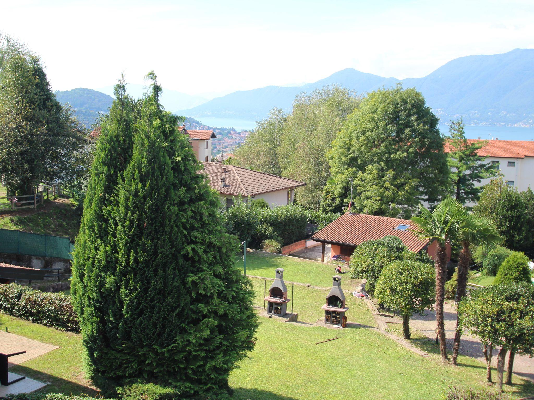 Foto 21 - Appartamento con 2 camere da letto a Luino con piscina e vista sulle montagne