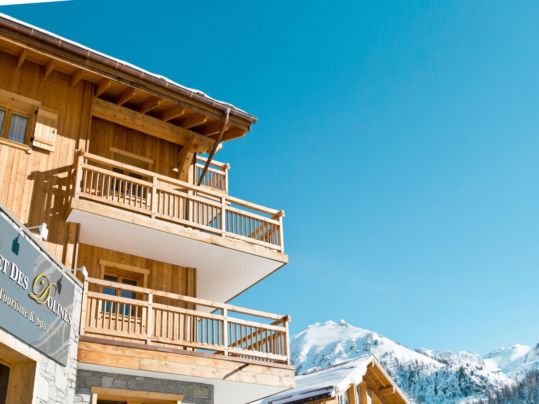 Foto 2 - Appartamento con 2 camere da letto a Montgenèvre con piscina e vista sulle montagne