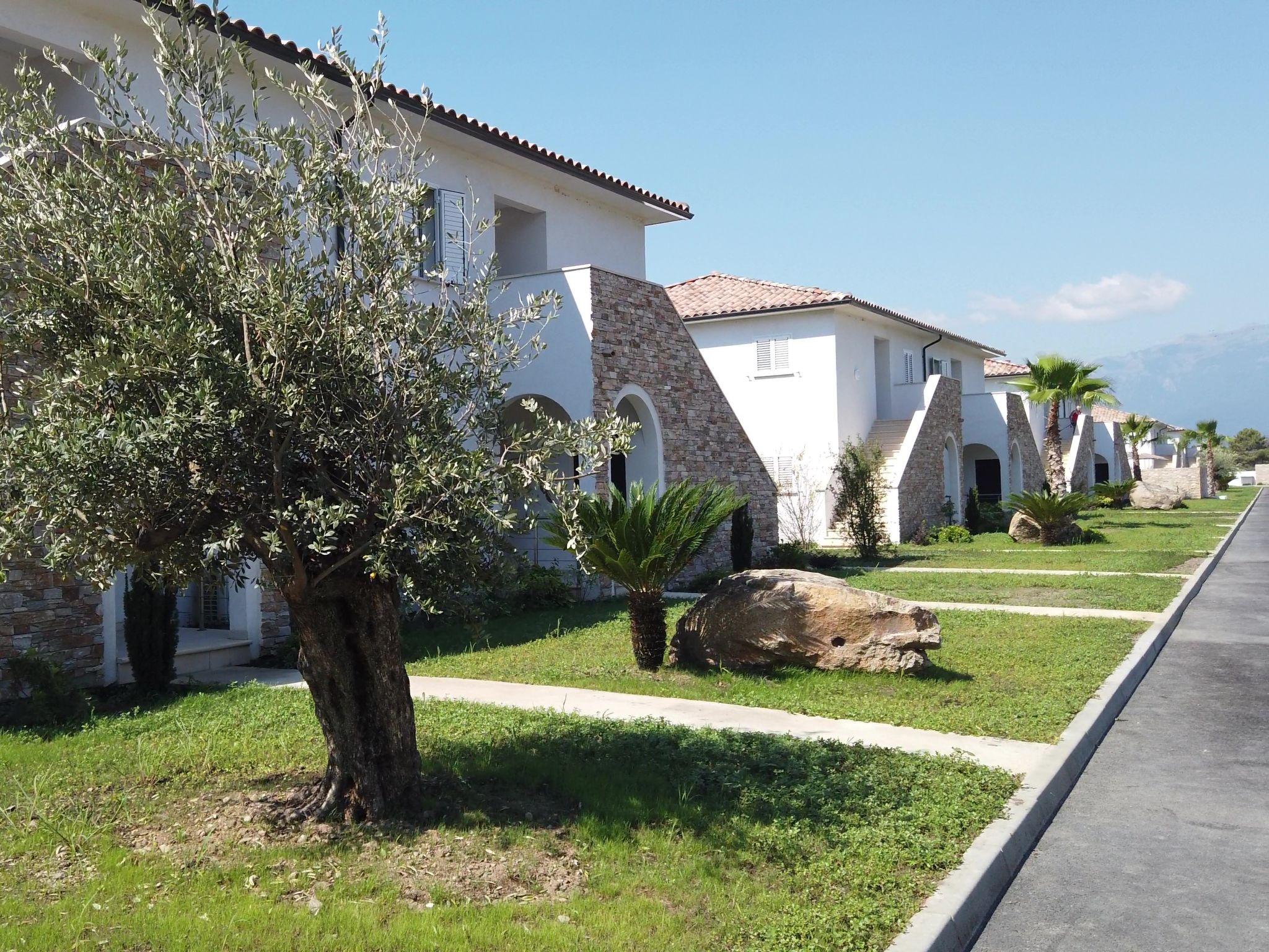 Foto 2 - Apartamento de 2 quartos em Ghisonaccia com piscina e jardim