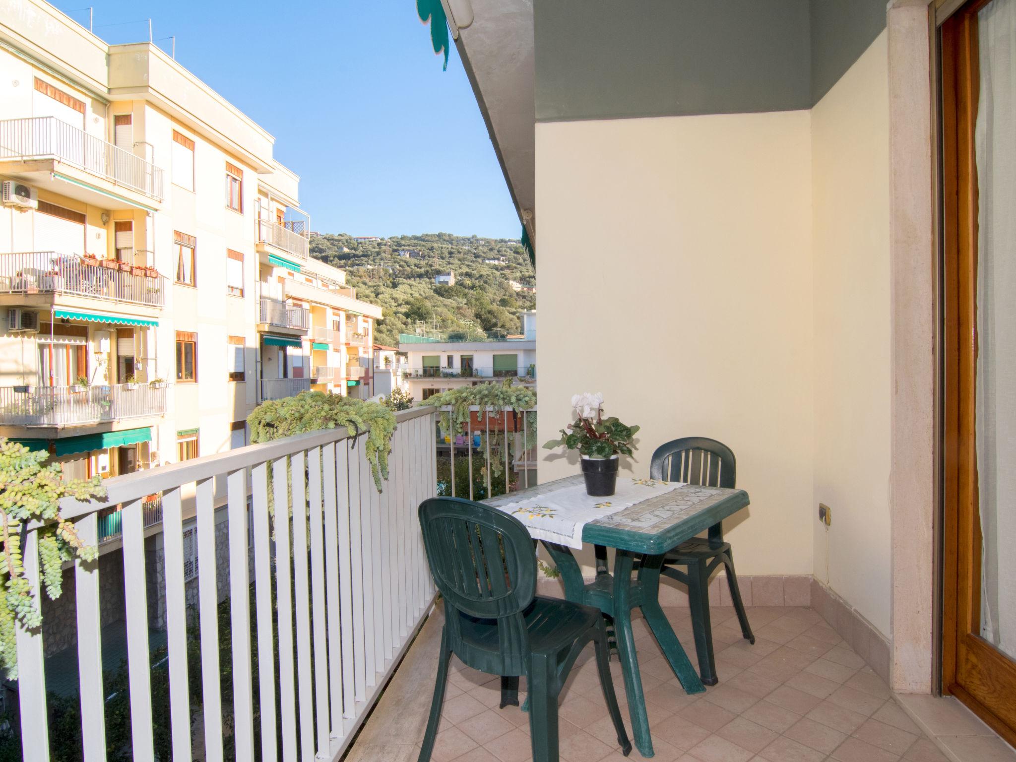 Foto 20 - Appartamento con 2 camere da letto a Sorrento con piscina e vista mare