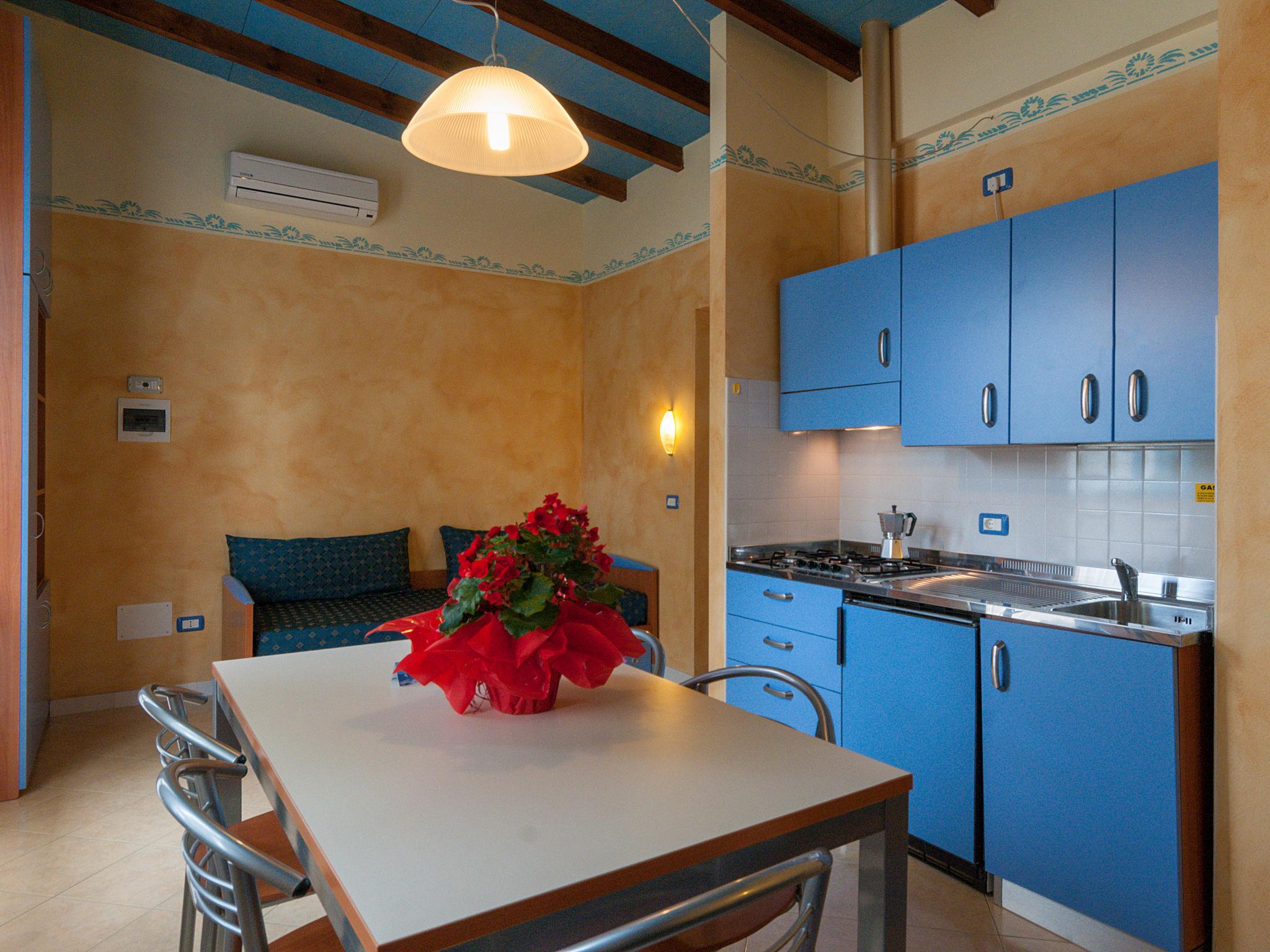 Foto 2 - Apartment mit 1 Schlafzimmer in Comacchio mit schwimmbad und blick aufs meer