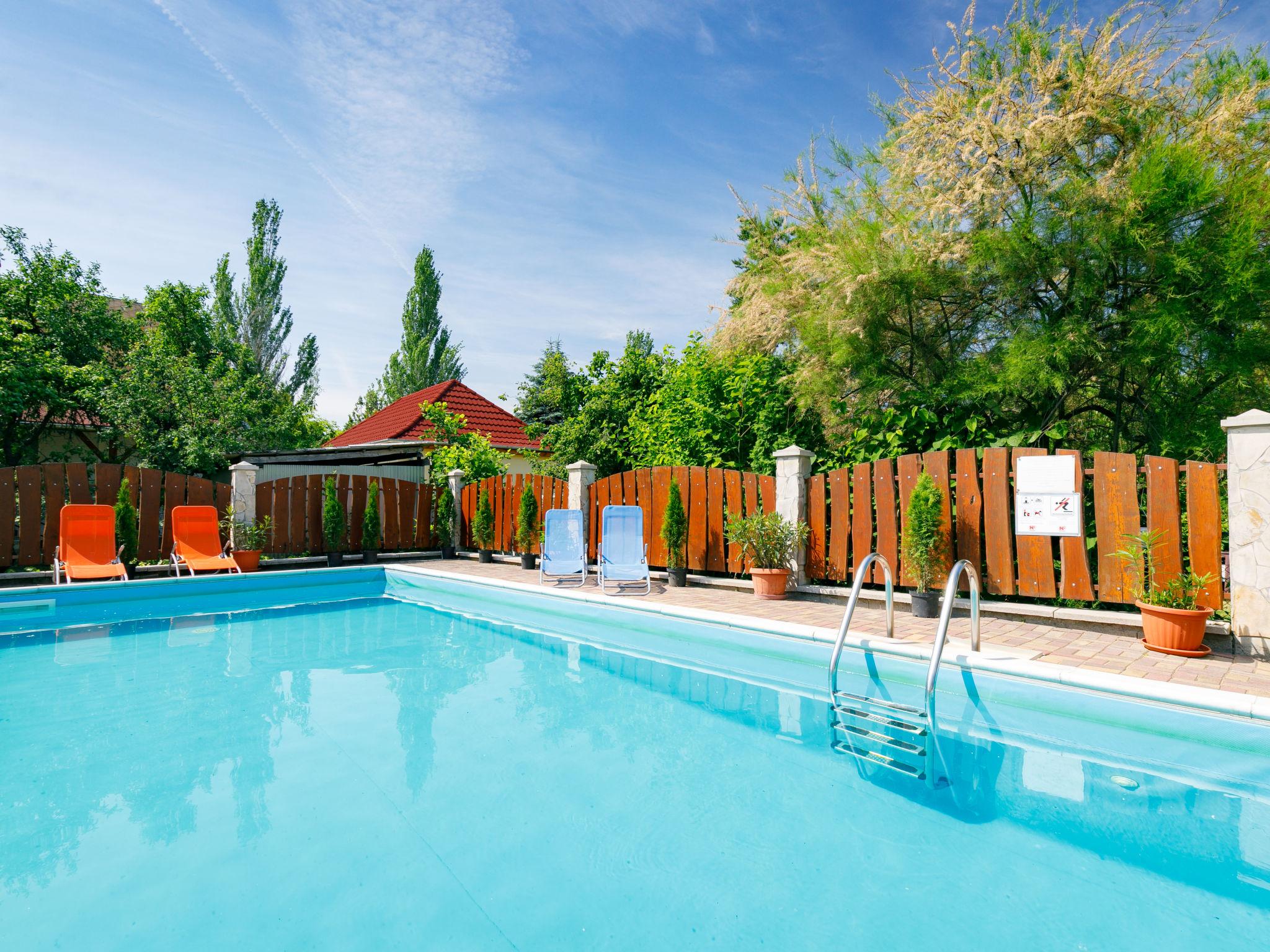 Foto 15 - Apartamento de 3 habitaciones en Zamárdi con piscina y jardín