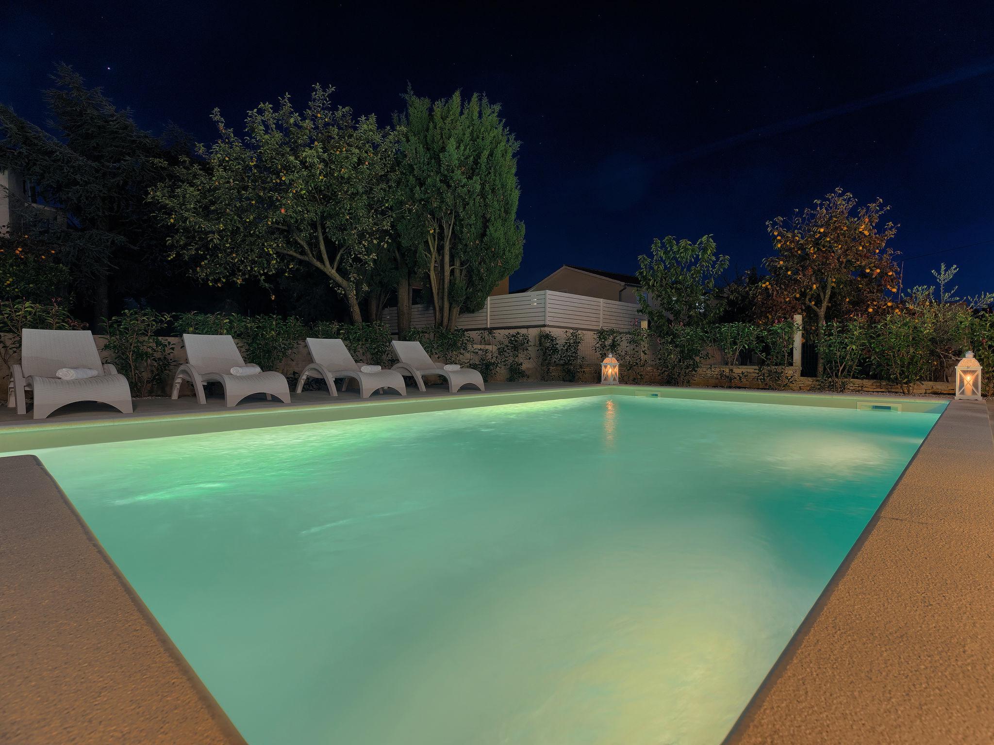 Photo 42 - Maison de 3 chambres à Pula avec piscine privée et jardin