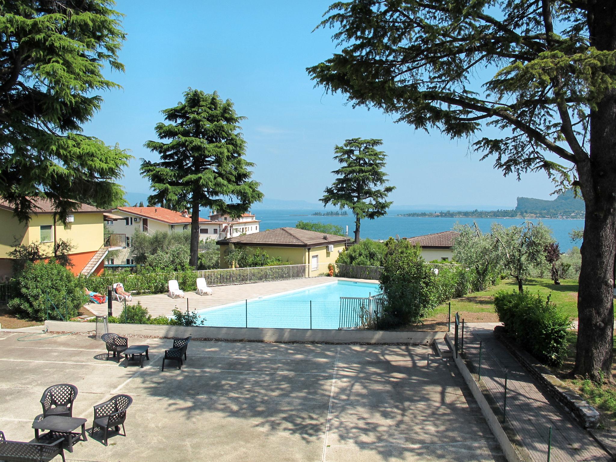 Foto 2 - Casa de 2 habitaciones en Manerba del Garda con piscina y vistas a la montaña