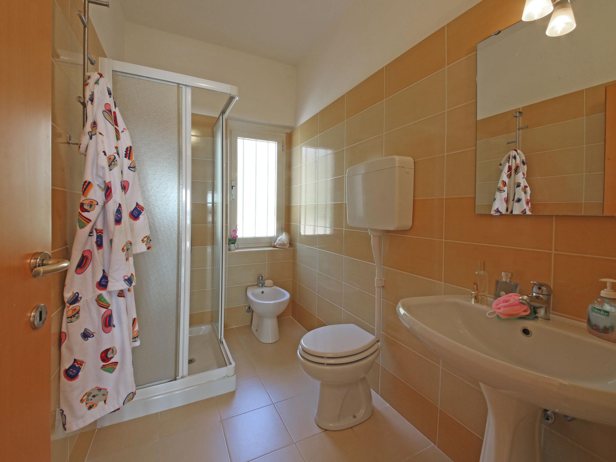 Photo 10 - 1 bedroom House in Manerba del Garda with swimming pool and garden