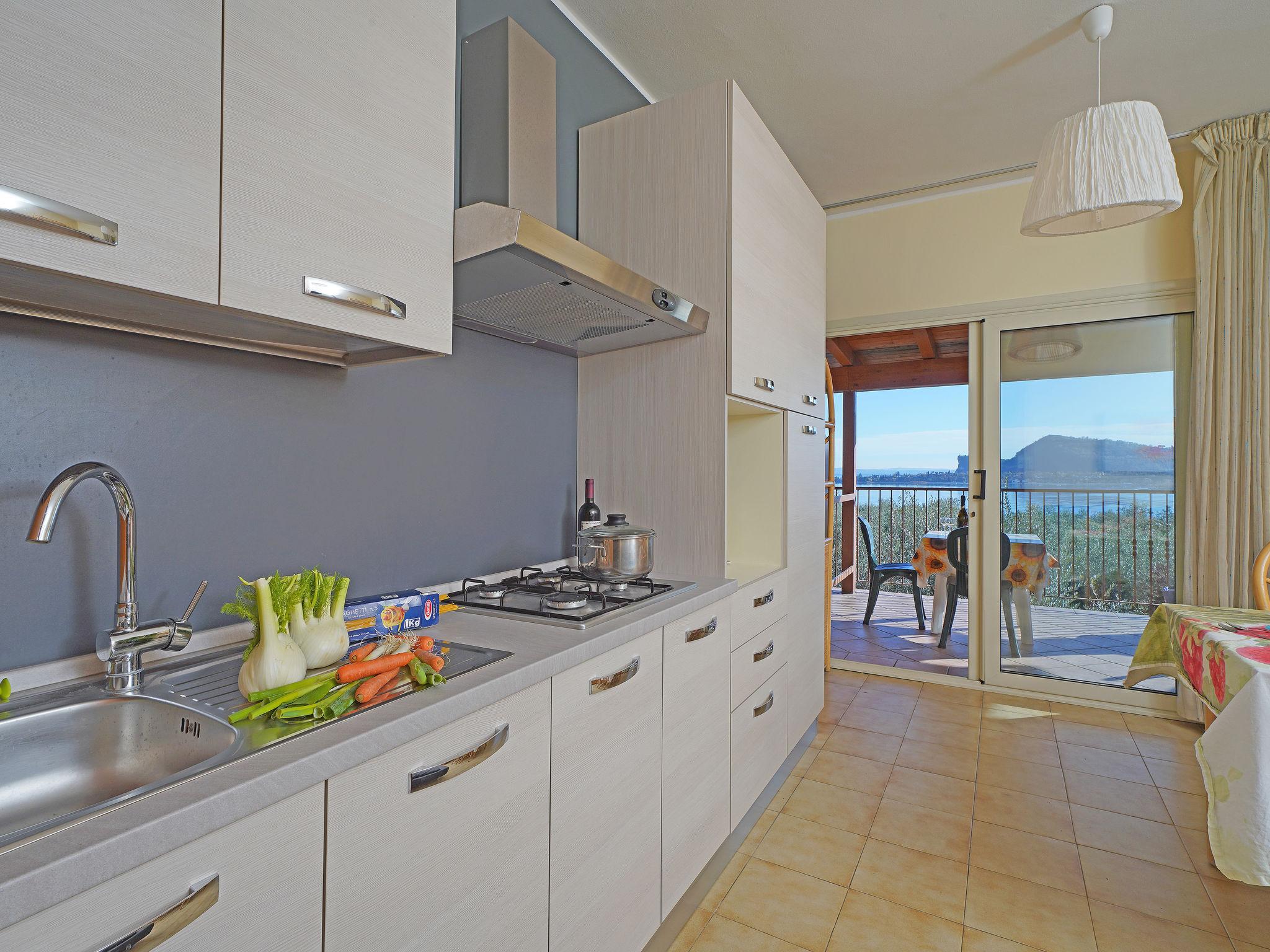 Foto 6 - Haus mit 1 Schlafzimmer in Manerba del Garda mit schwimmbad und blick auf die berge