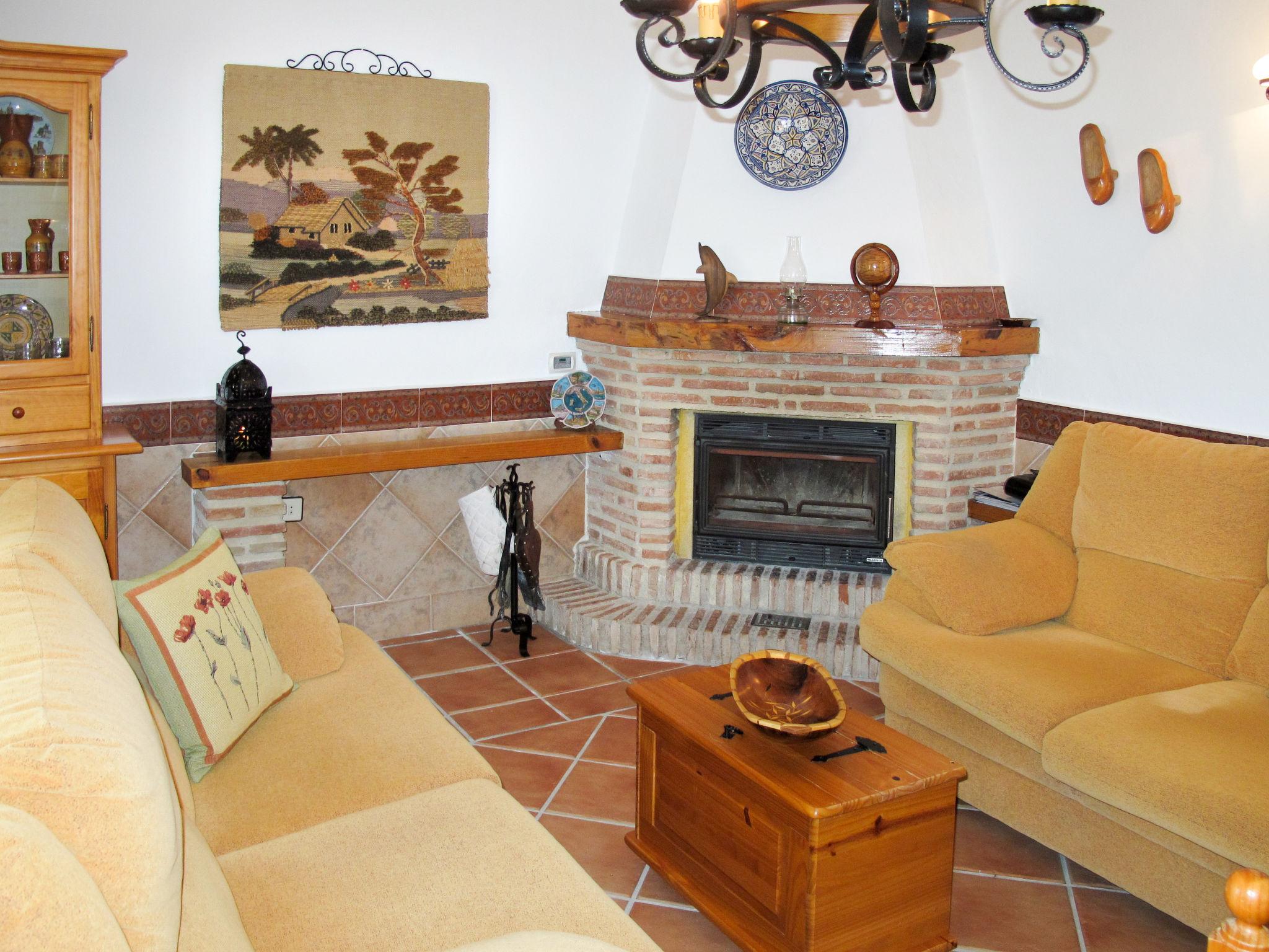 Photo 10 - 2 bedroom House in Almuñécar with private pool and garden