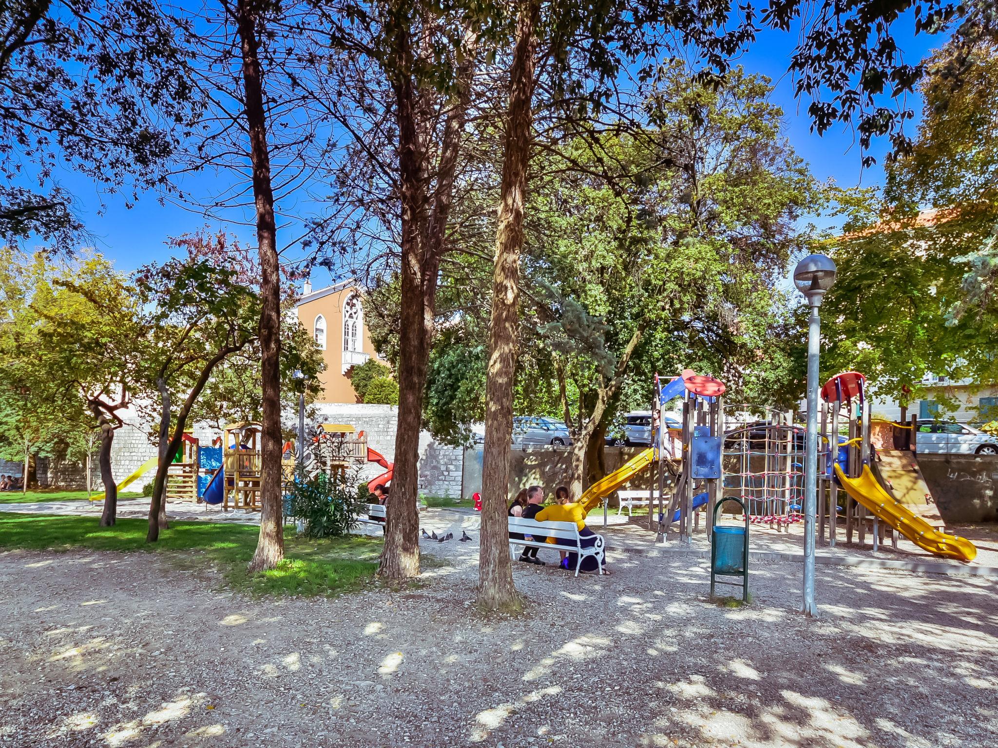 Photo 31 - Appartement de 2 chambres à Zadar avec jardin et terrasse