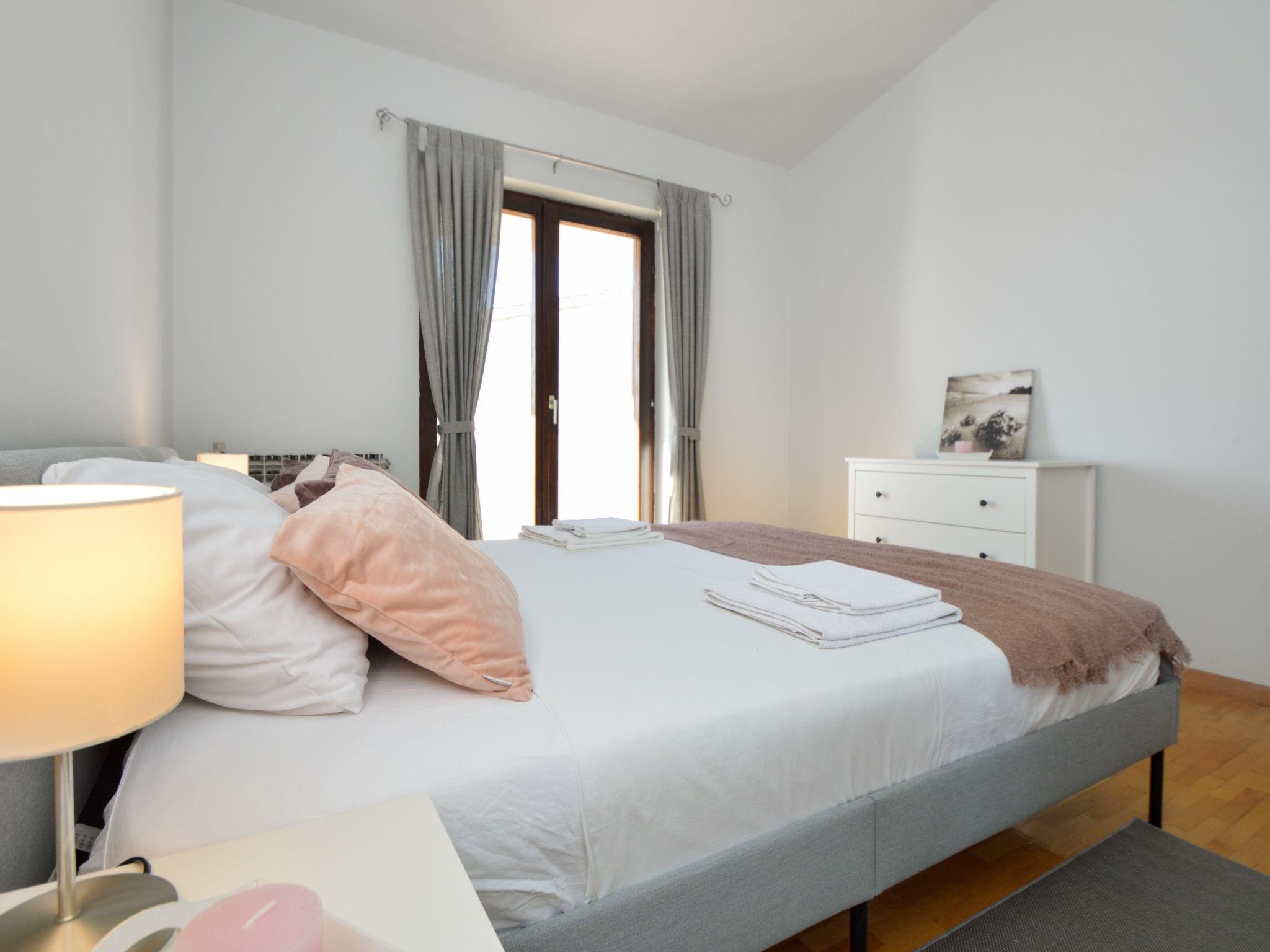 Foto 10 - Apartment mit 3 Schlafzimmern in Tribunj mit terrasse