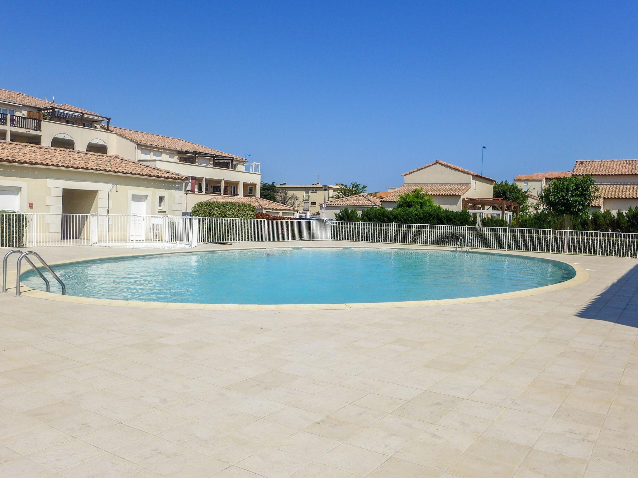 Foto 2 - Casa con 3 camere da letto a Narbonne con piscina e giardino