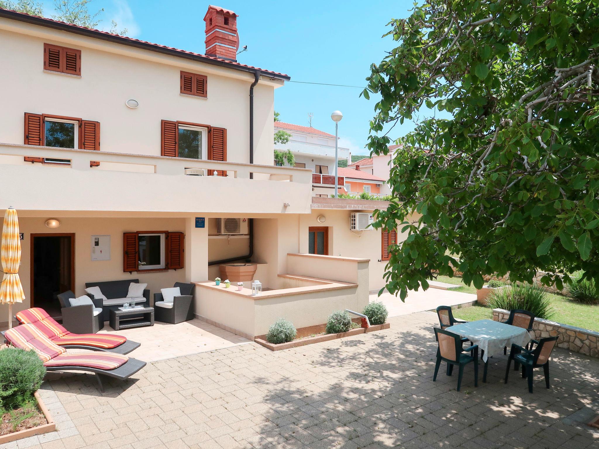 Photo 1 - Maison de 3 chambres à Punat avec terrasse et vues à la mer