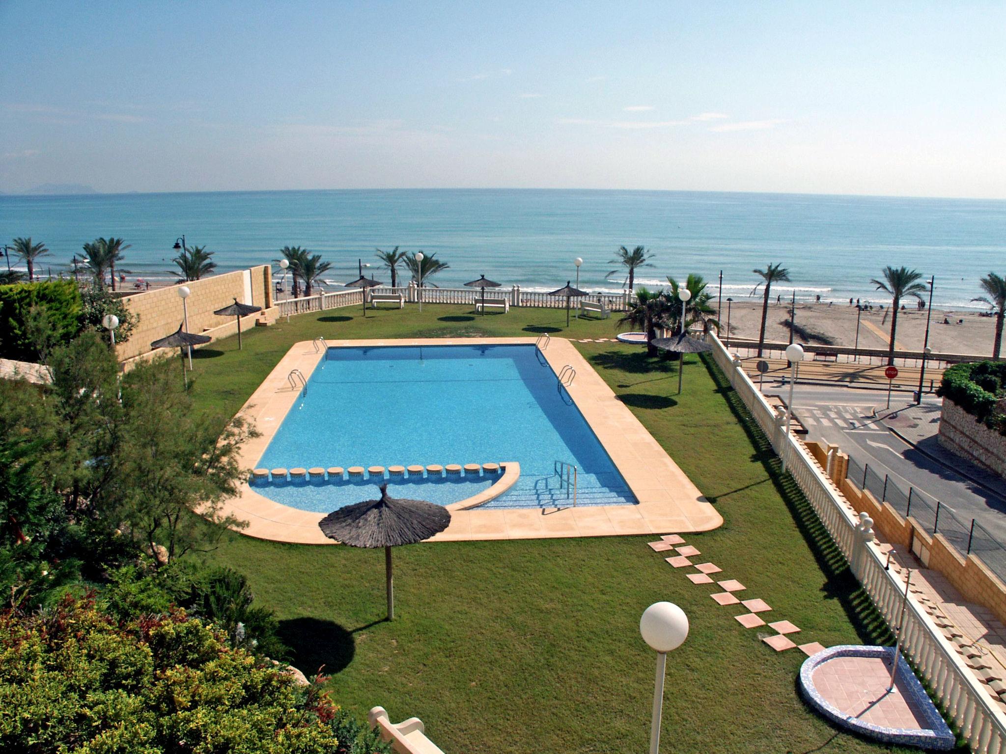 Photo 14 - Appartement de 3 chambres à El Campello avec piscine et vues à la mer