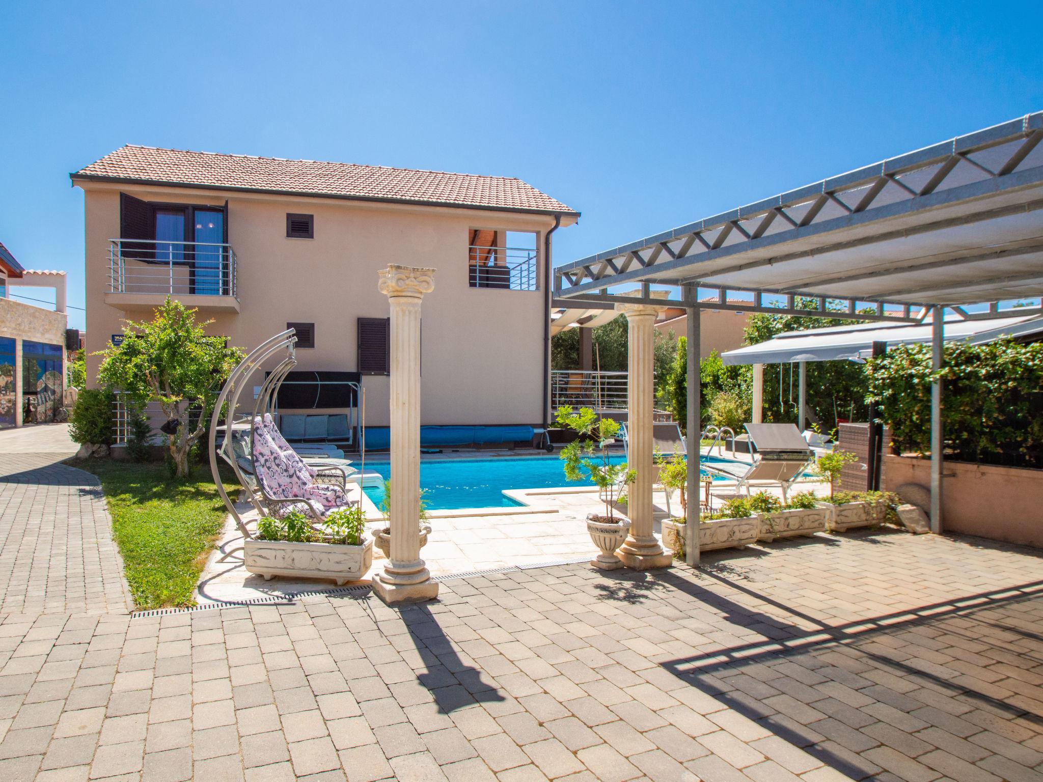 Photo 22 - Maison de 5 chambres à Tribunj avec piscine et jardin