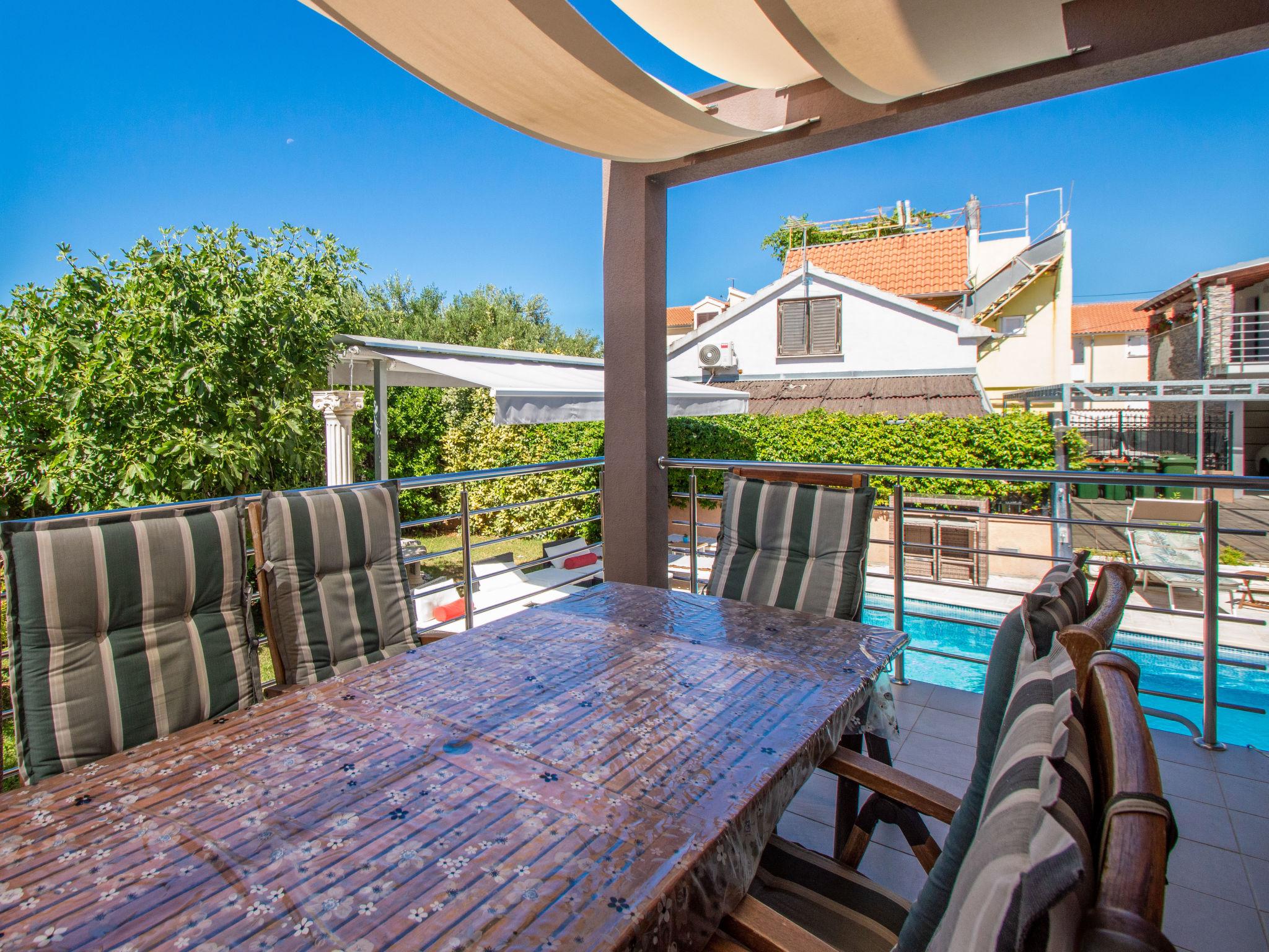 Photo 5 - Maison de 5 chambres à Tribunj avec piscine et jardin