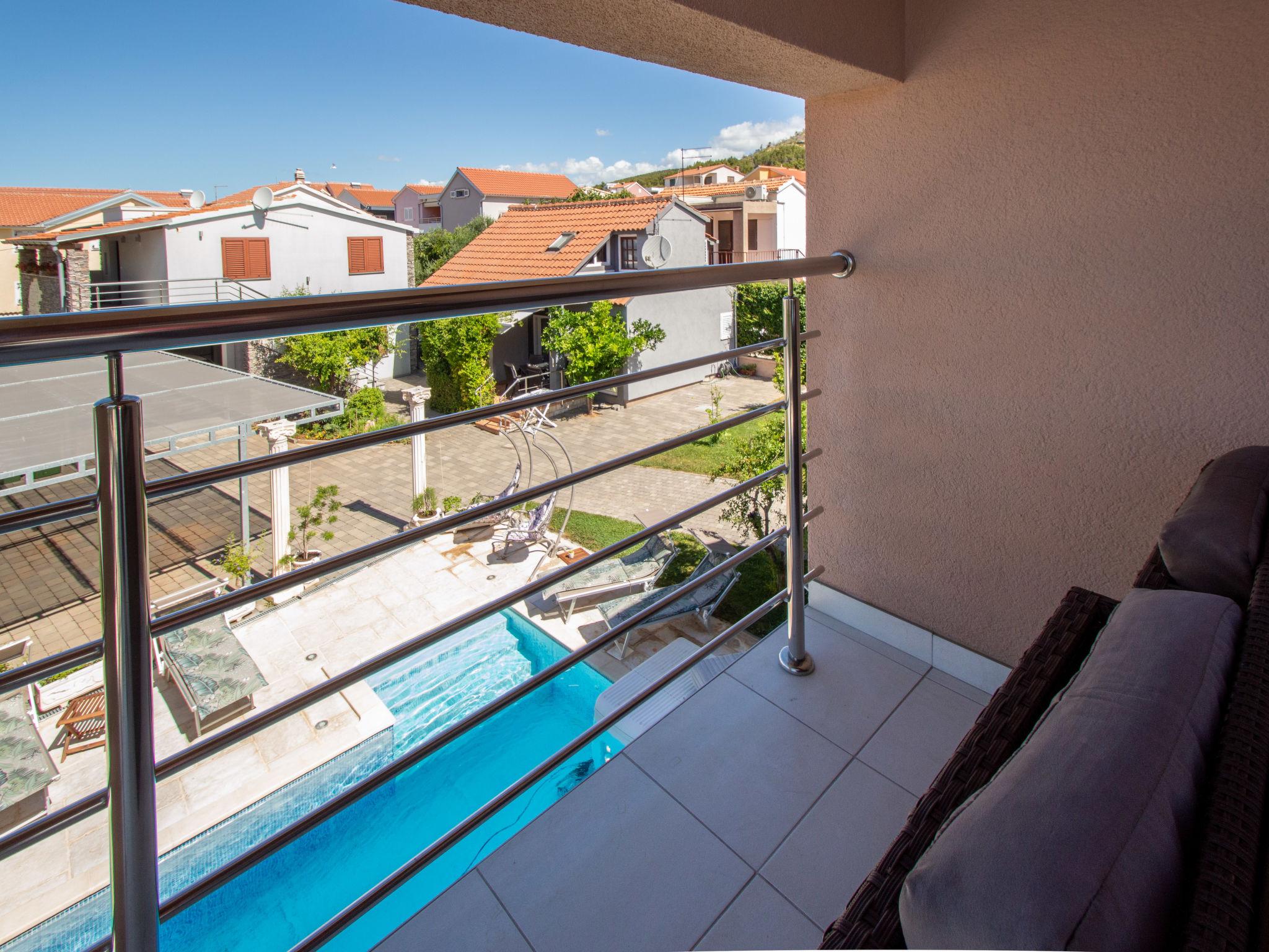 Photo 7 - Maison de 5 chambres à Tribunj avec piscine et jardin