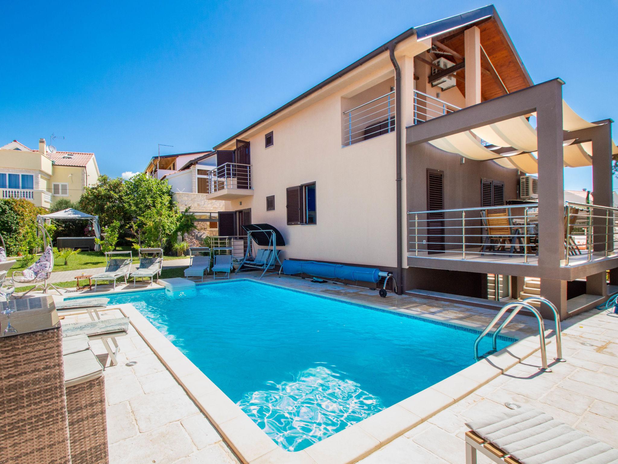 Photo 17 - Maison de 5 chambres à Tribunj avec piscine et jardin