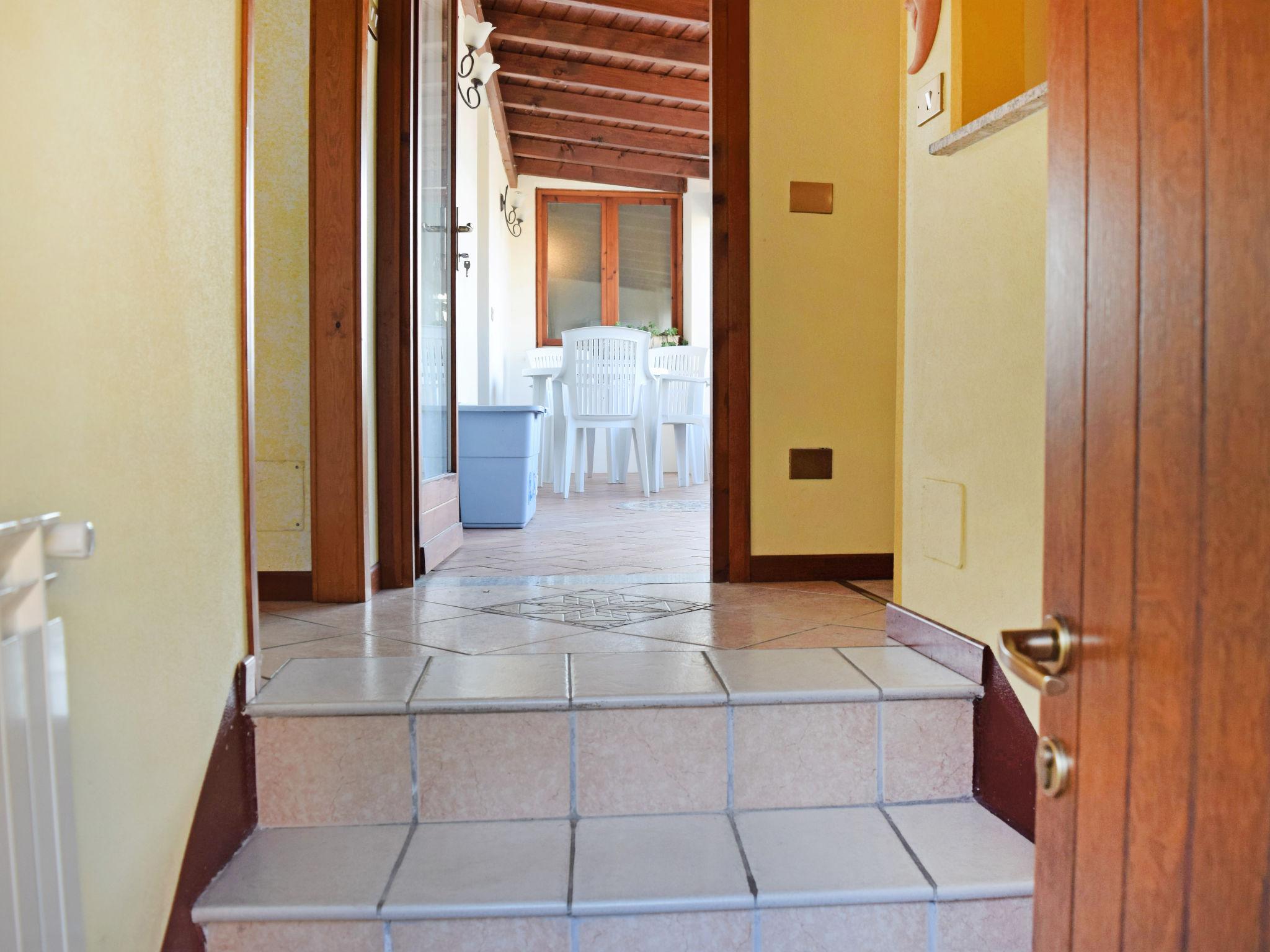 Photo 13 - 1 bedroom House in Porto Valtravaglia with terrace