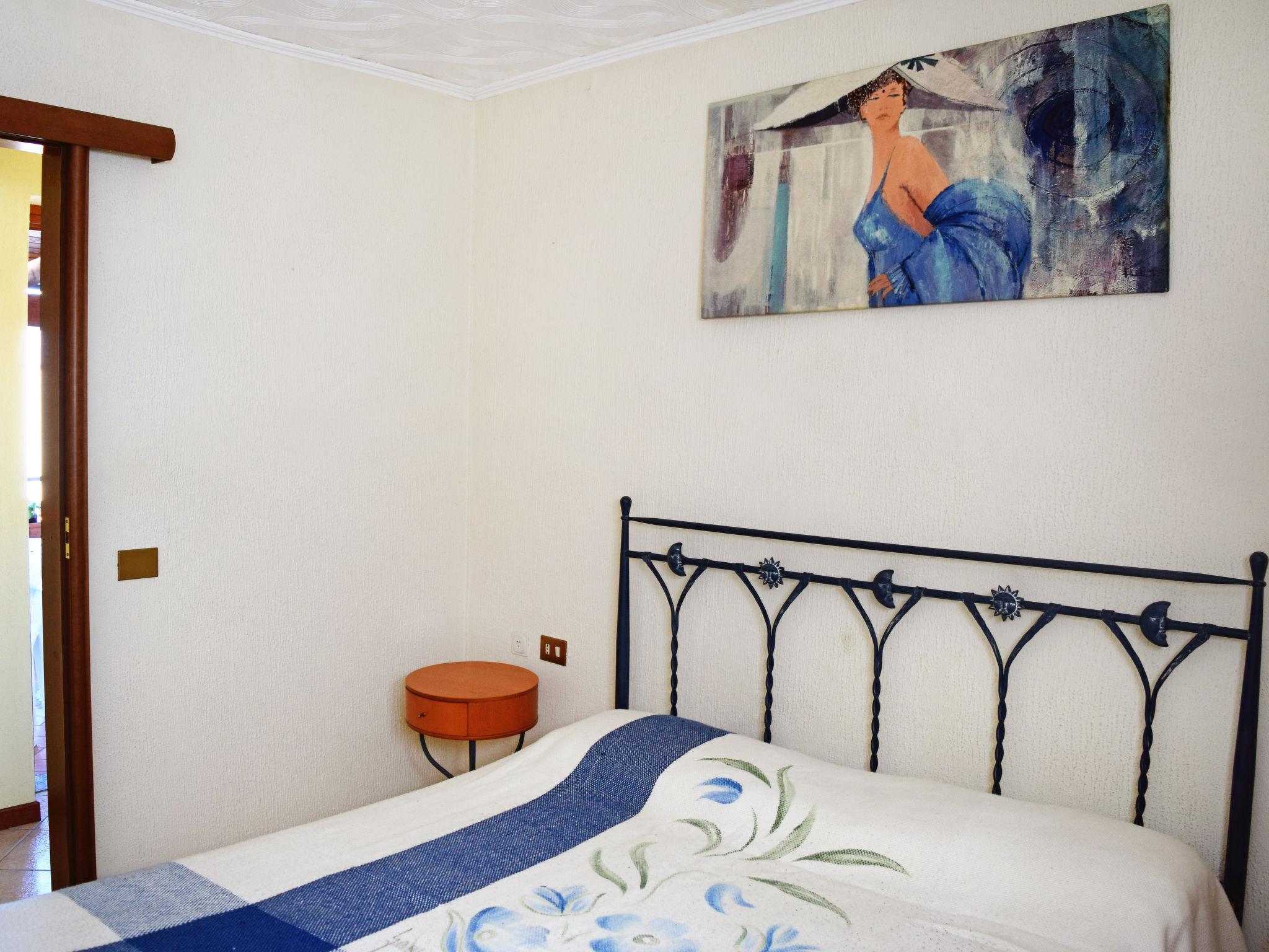 Foto 10 - Haus mit 1 Schlafzimmer in Porto Valtravaglia mit terrasse und blick auf die berge