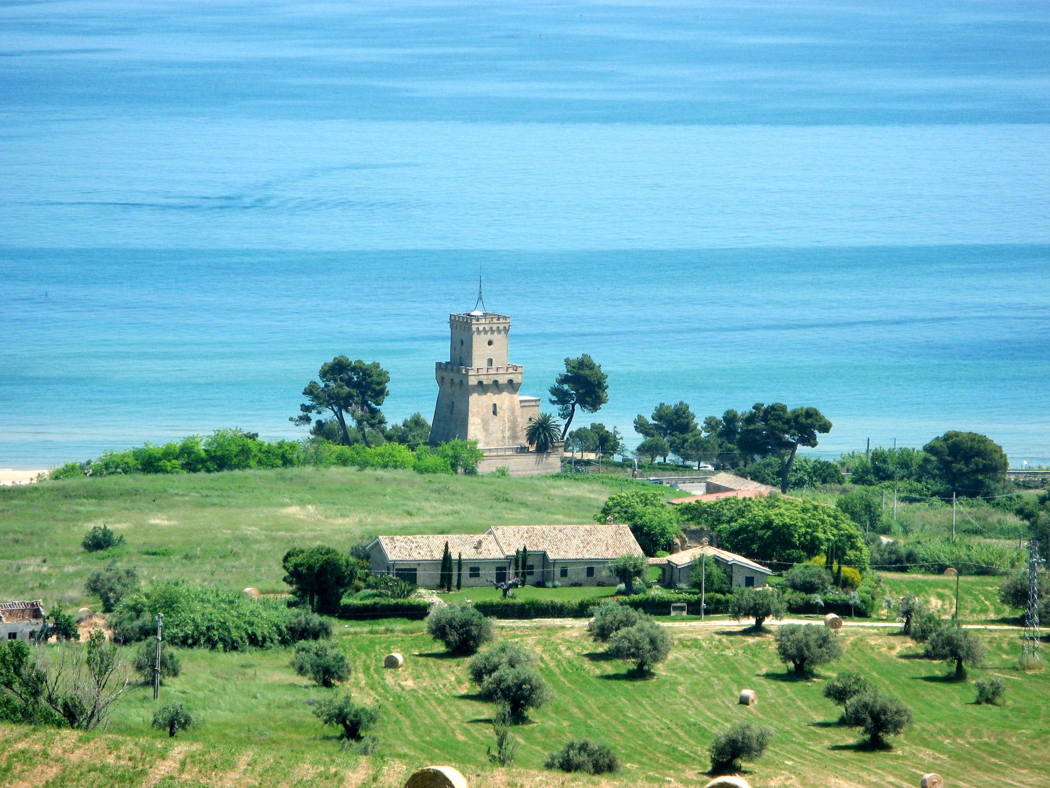 Photo 30 - Maison de 4 chambres à Pineto avec terrasse et vues à la mer