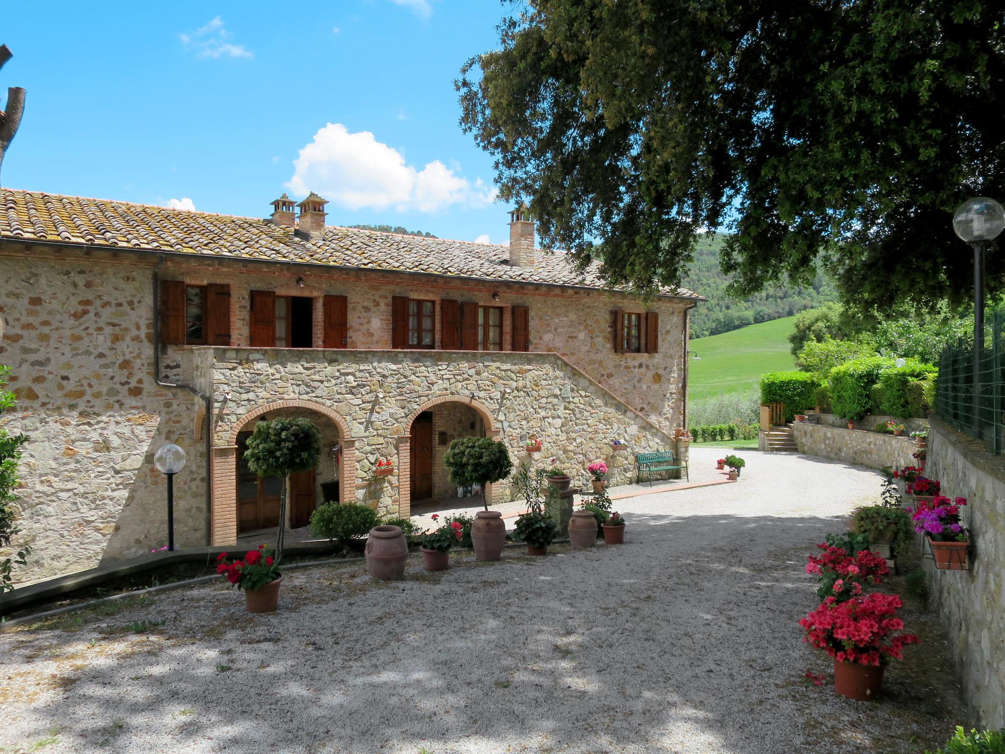 Photo 37 - 3 bedroom Apartment in Volterra with swimming pool and garden