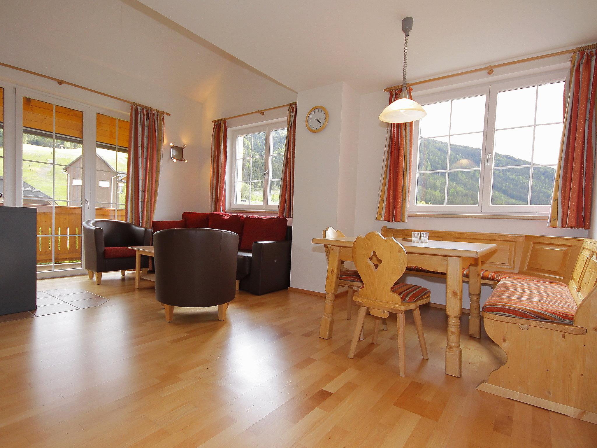 Foto 3 - Appartamento con 1 camera da letto a Sankt Margarethen im Lungau con vista sulle montagne