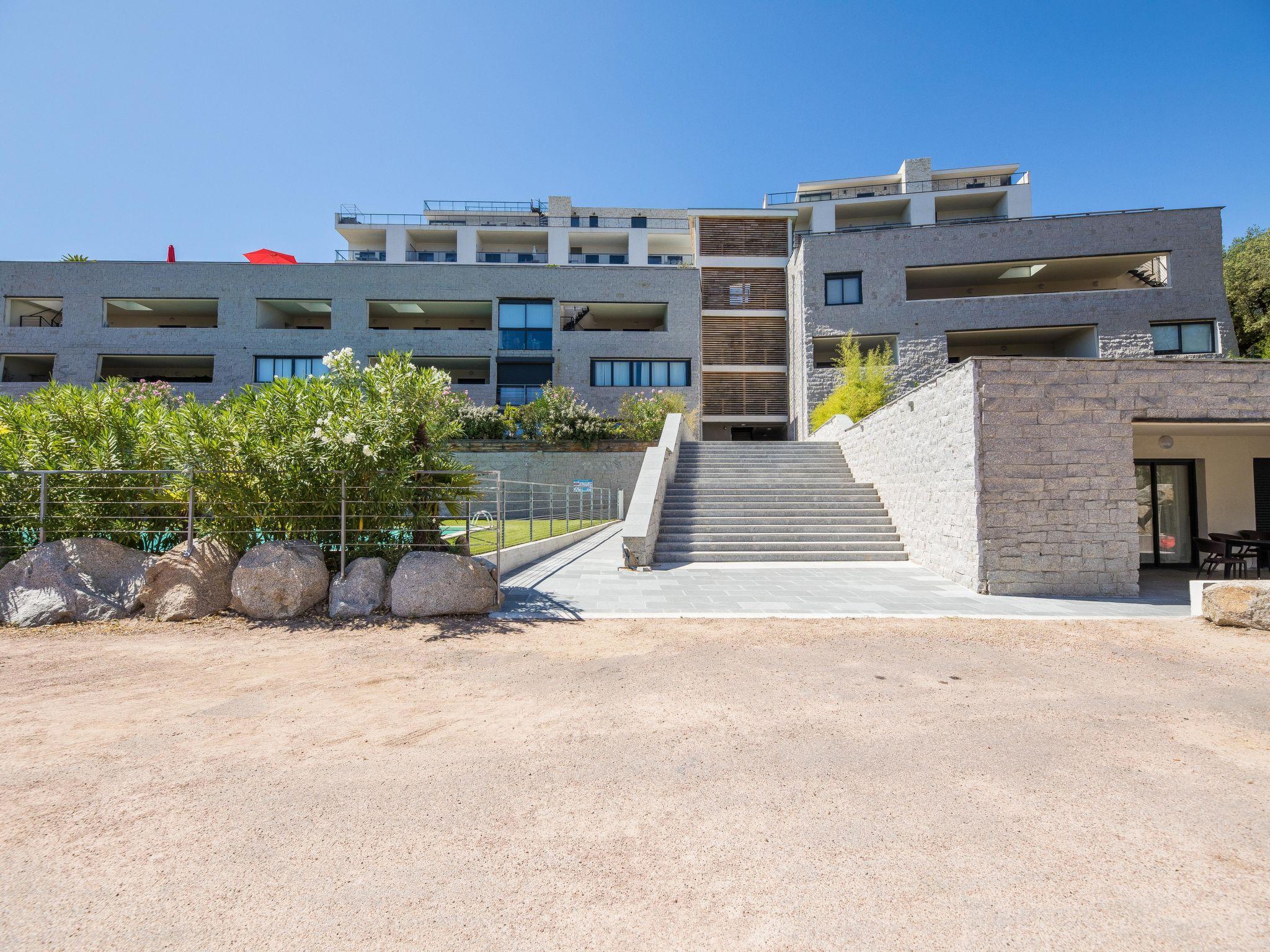 Foto 18 - Appartamento con 2 camere da letto a Porto-Vecchio con piscina e vista mare