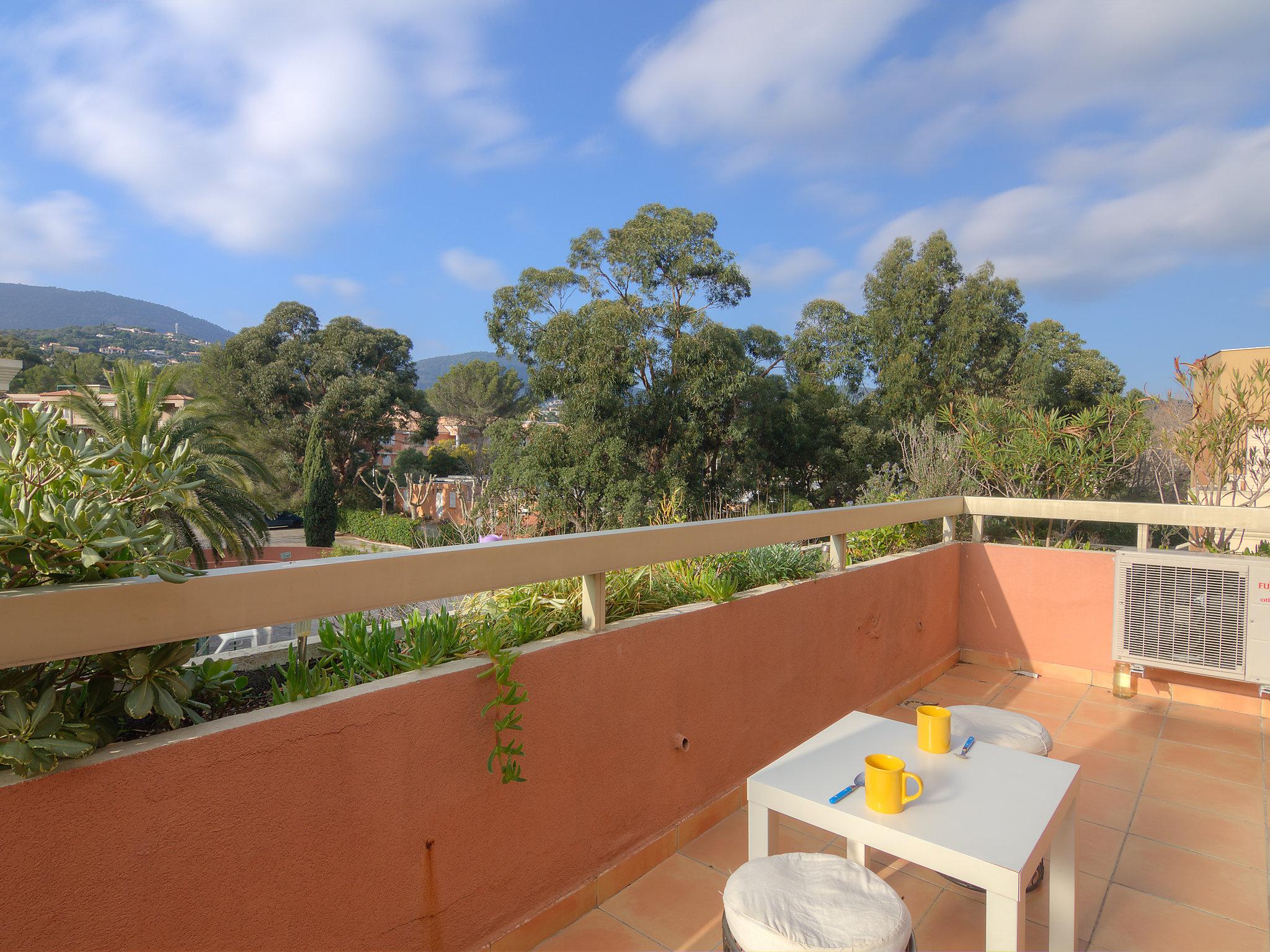 Photo 11 - 1 bedroom Apartment in Cavalaire-sur-Mer with terrace and sea view