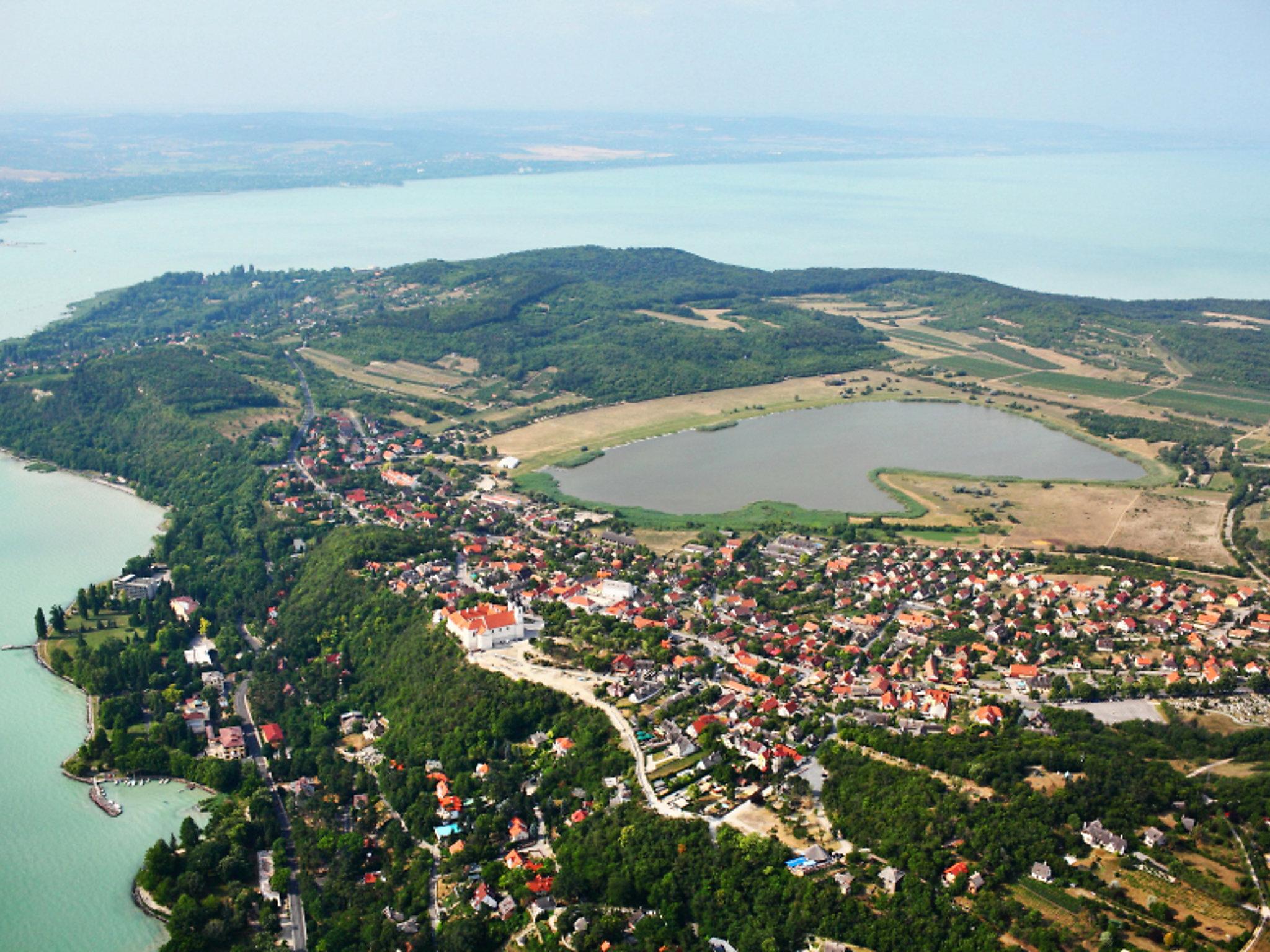 Foto 28 - Haus mit 1 Schlafzimmer in Tihany mit schwimmbad und blick auf die berge