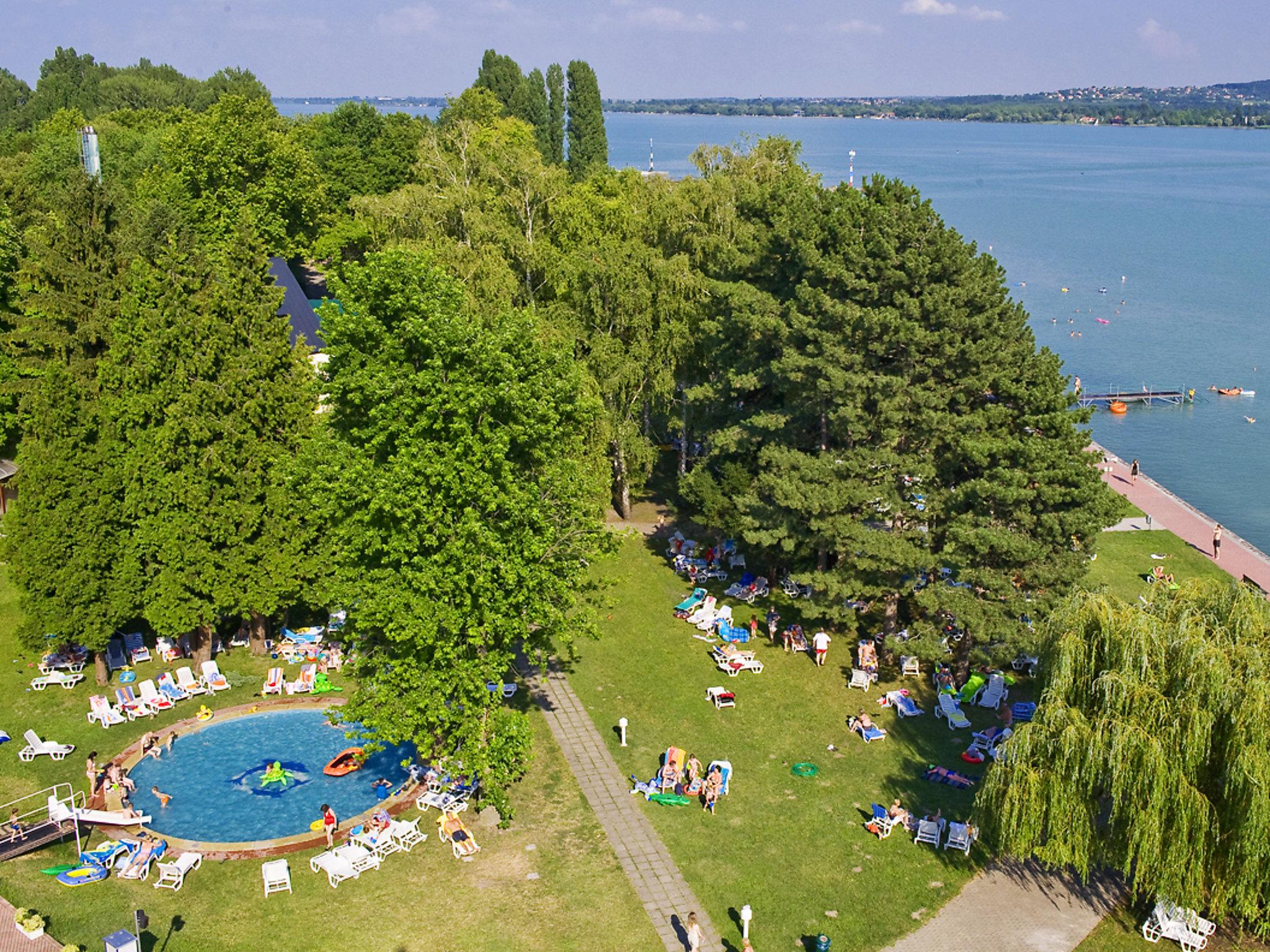 Foto 5 - Casa de 1 quarto em Tihany com piscina e vista para a montanha