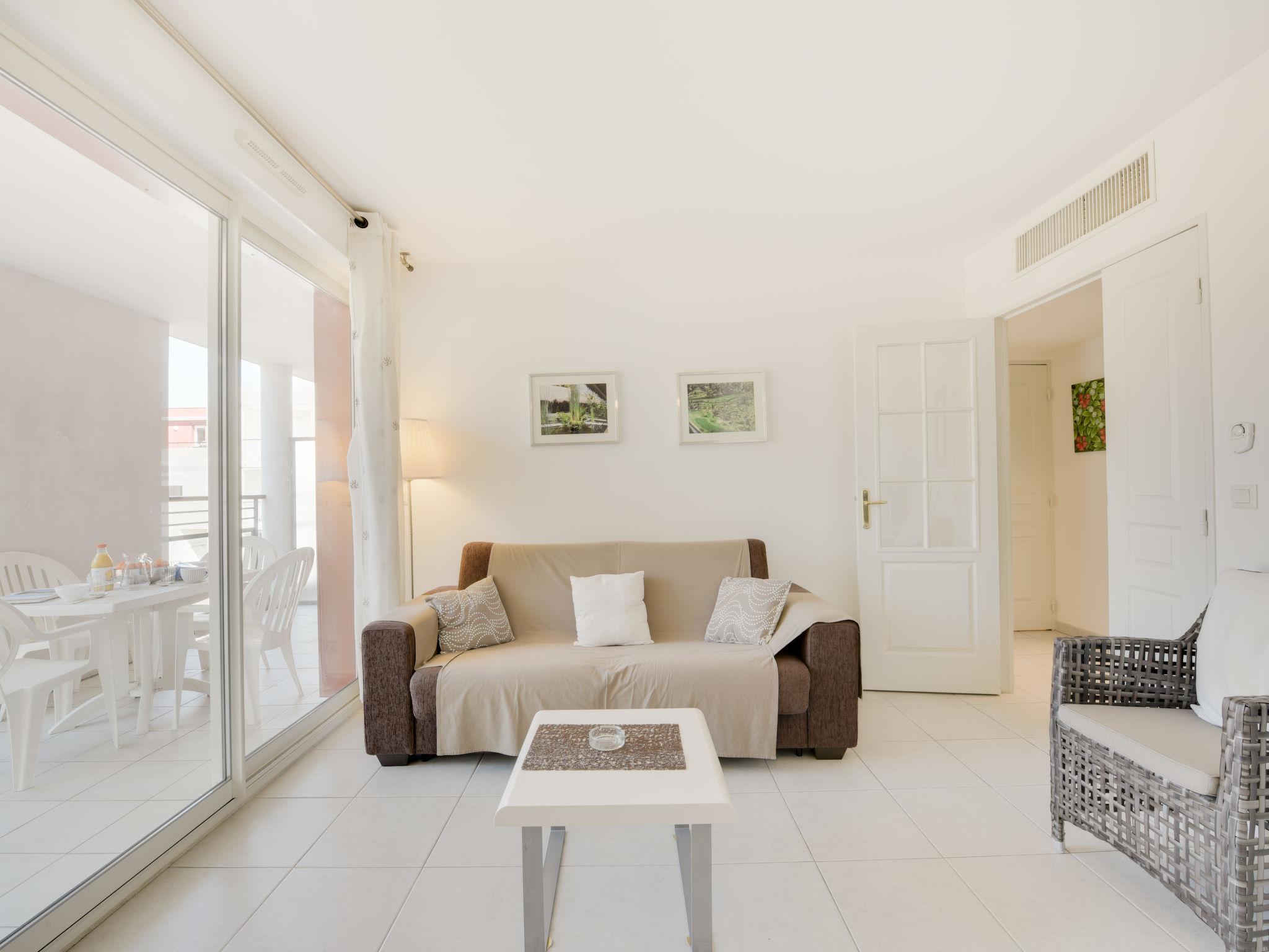 Foto 6 - Apartamento de 1 quarto em Cavalaire-sur-Mer com terraço