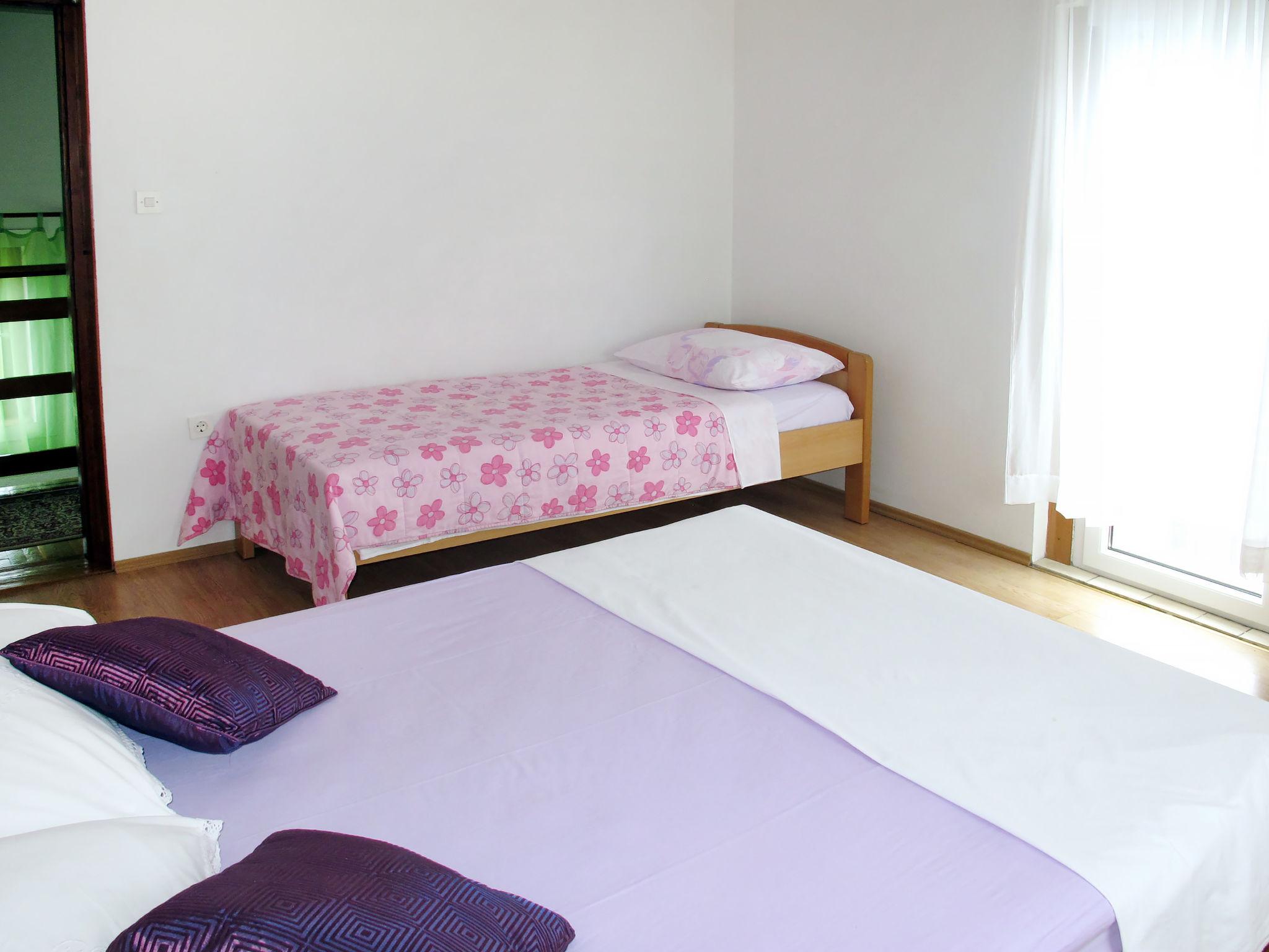 Foto 11 - Casa con 2 camere da letto a Zara con terrazza e vista mare