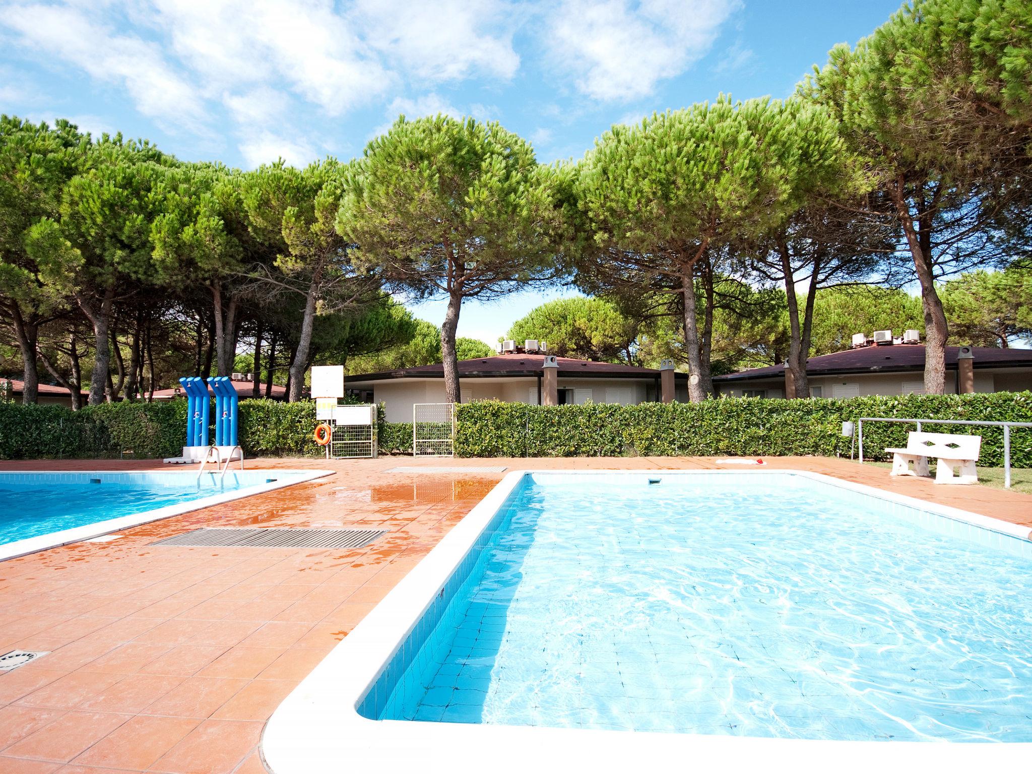 Photo 16 - Appartement de 2 chambres à San Michele al Tagliamento avec piscine et jardin