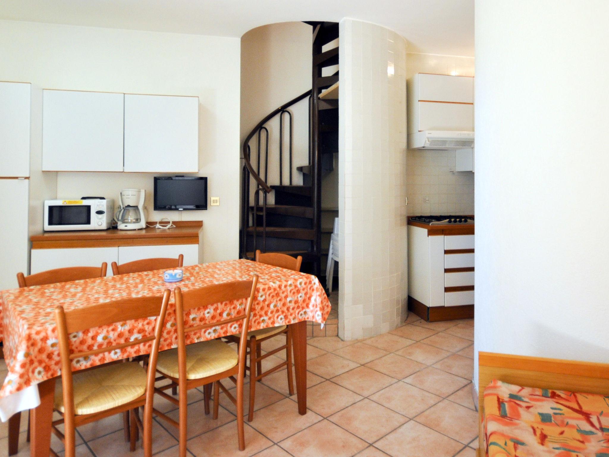 Foto 6 - Apartamento de 1 habitación en San Michele al Tagliamento con piscina y vistas al mar