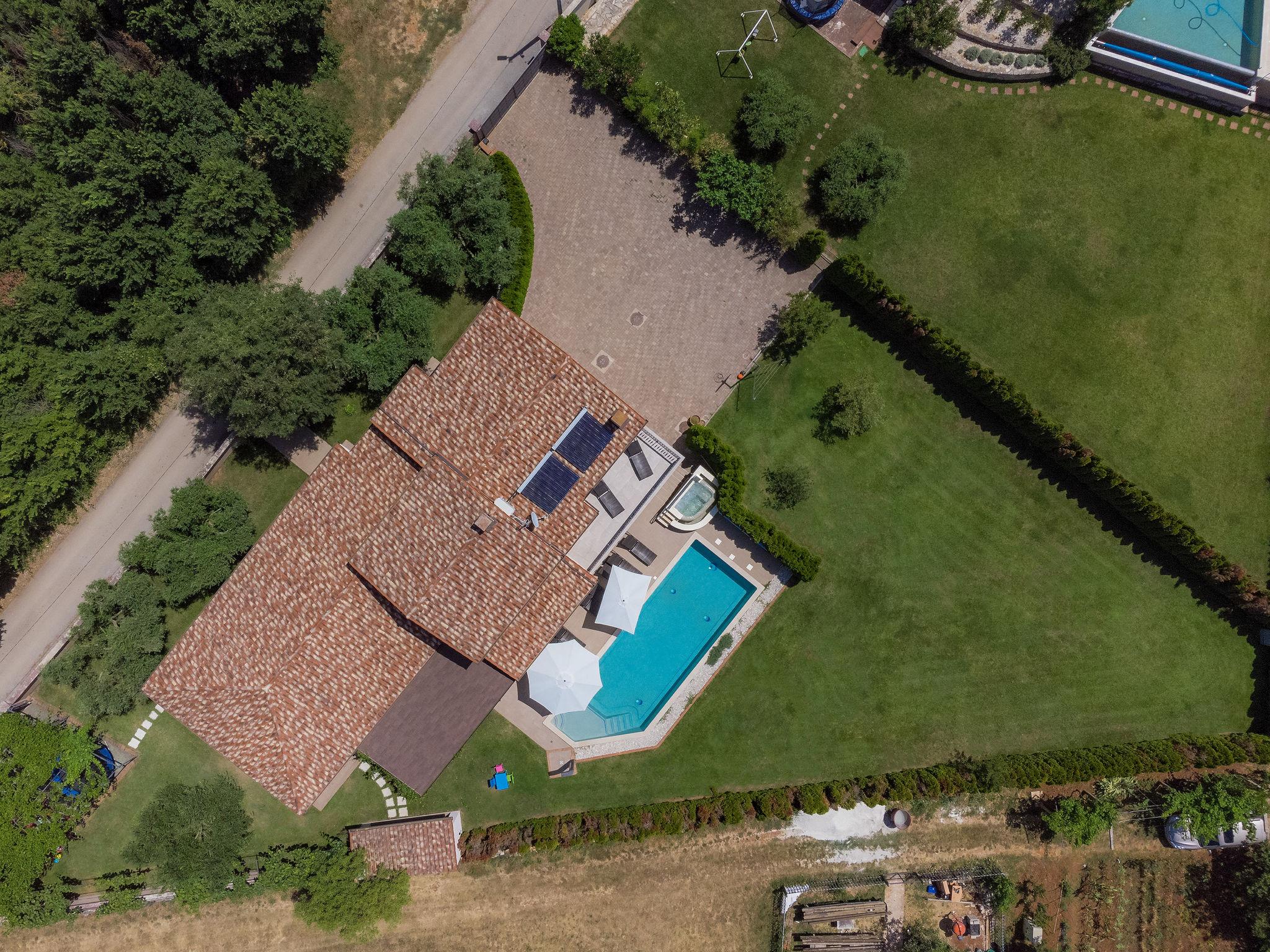 Photo 62 - Maison de 4 chambres à Ližnjan avec piscine privée et jardin