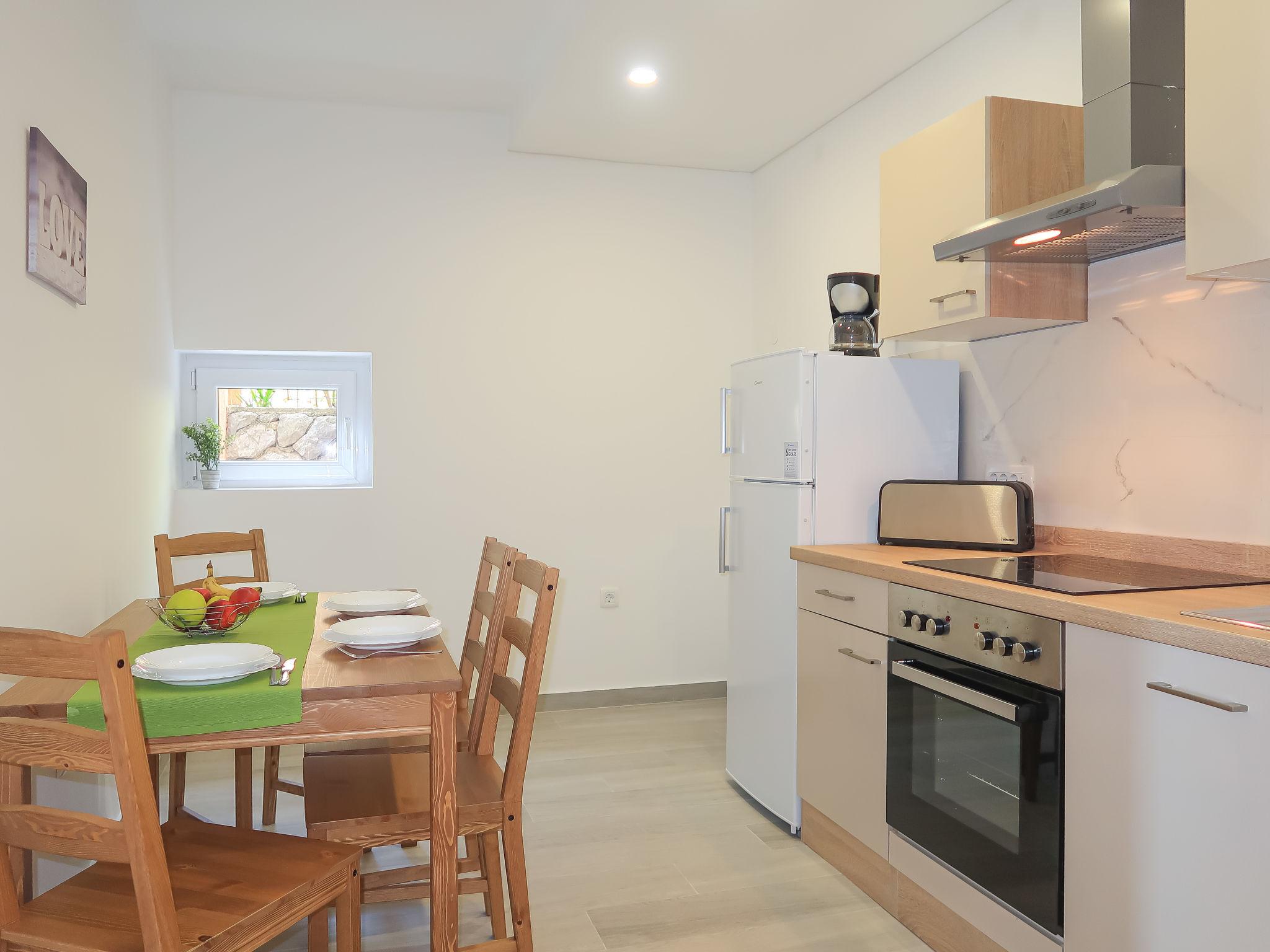 Photo 10 - 2 bedroom Apartment in Crikvenica with garden and terrace