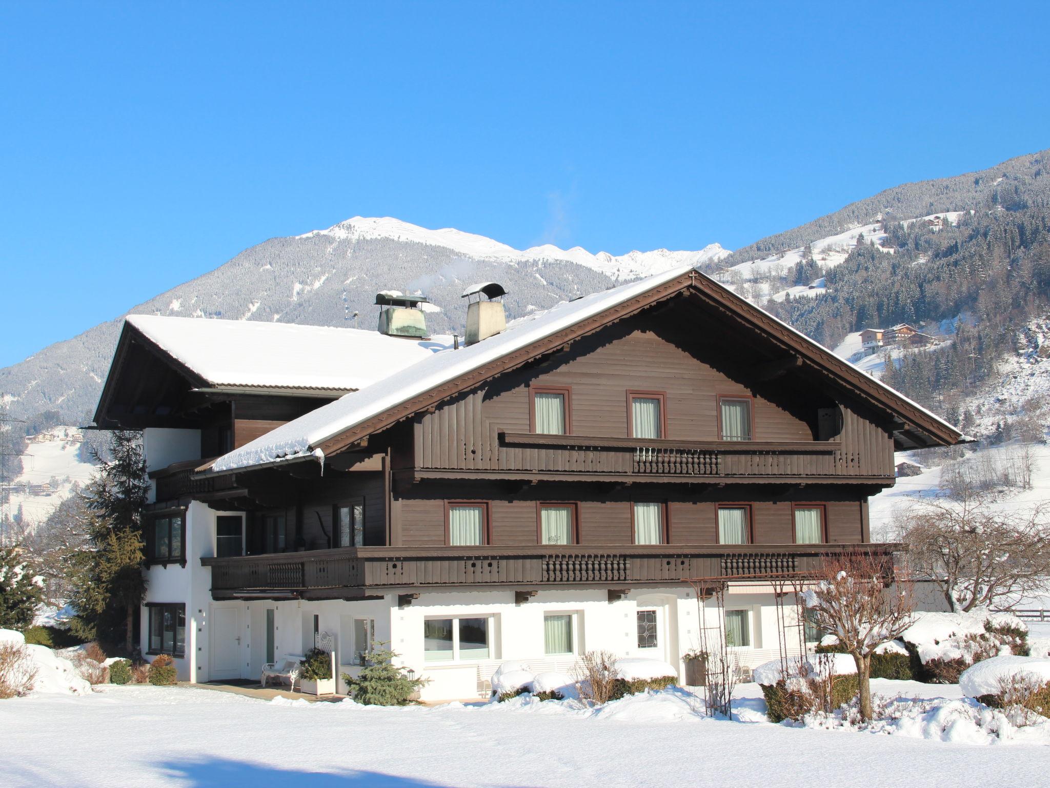 Foto 36 - Appartamento con 2 camere da letto a Aschau im Zillertal con giardino