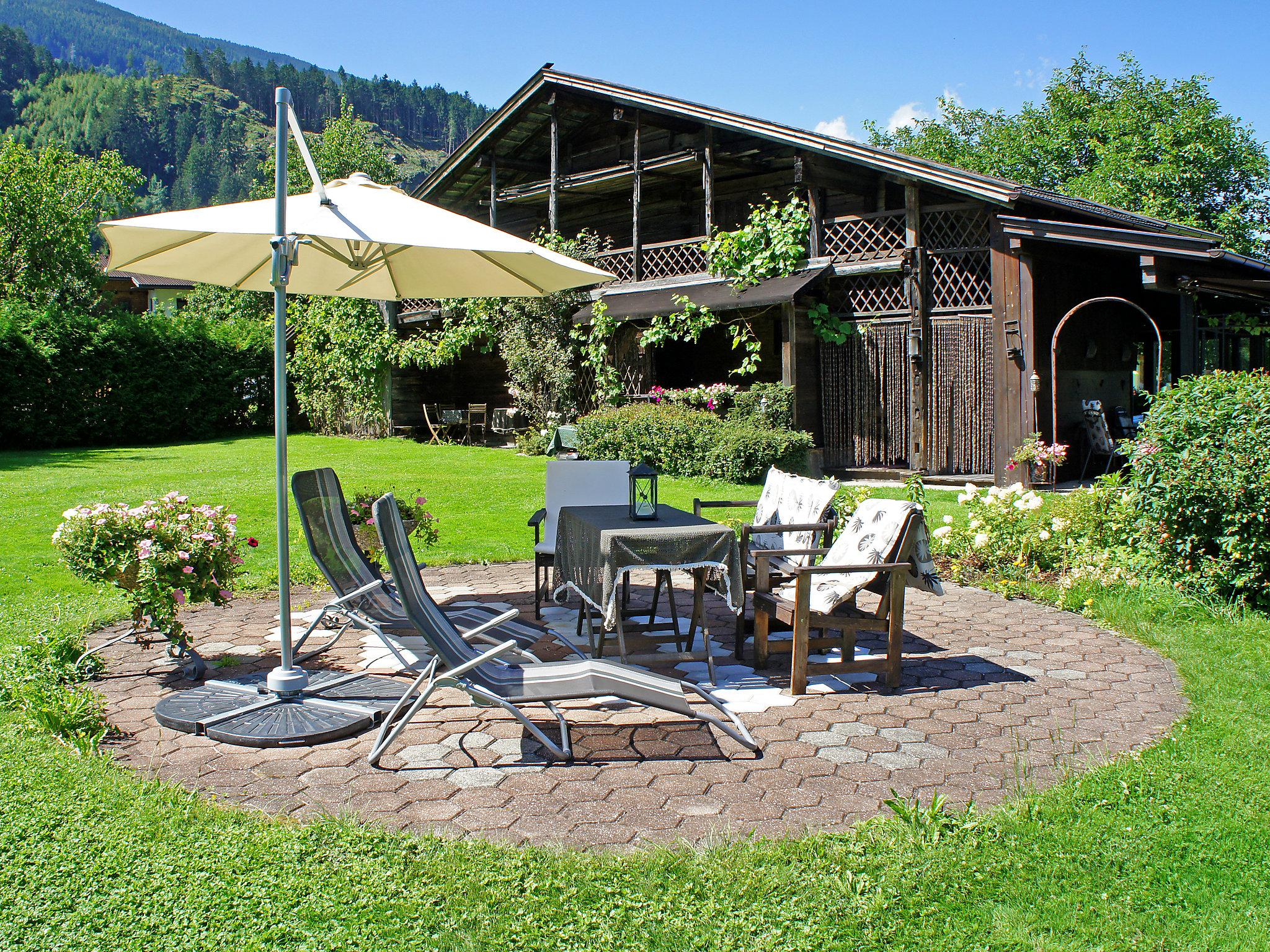 Foto 21 - Appartamento con 2 camere da letto a Aschau im Zillertal con giardino e vista sulle montagne