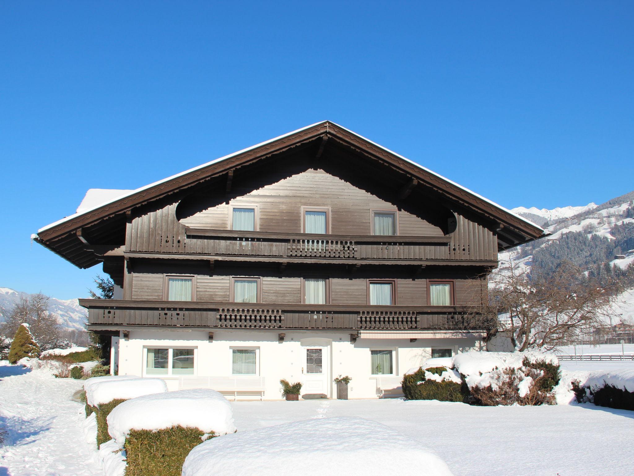 Foto 37 - Appartamento con 2 camere da letto a Aschau im Zillertal con giardino e vista sulle montagne