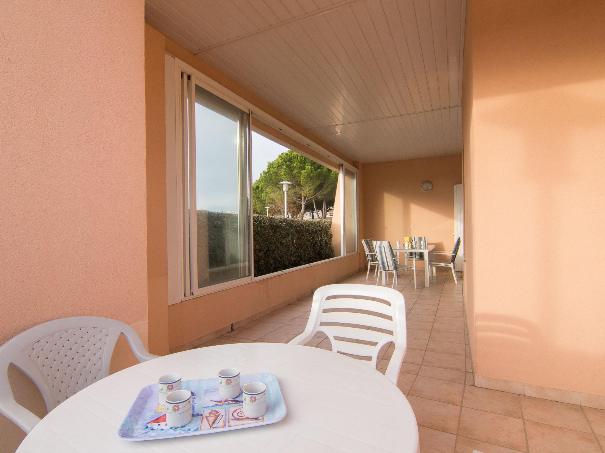 Photo 17 - 2 bedroom Apartment in Le Grau-du-Roi with swimming pool and sea view