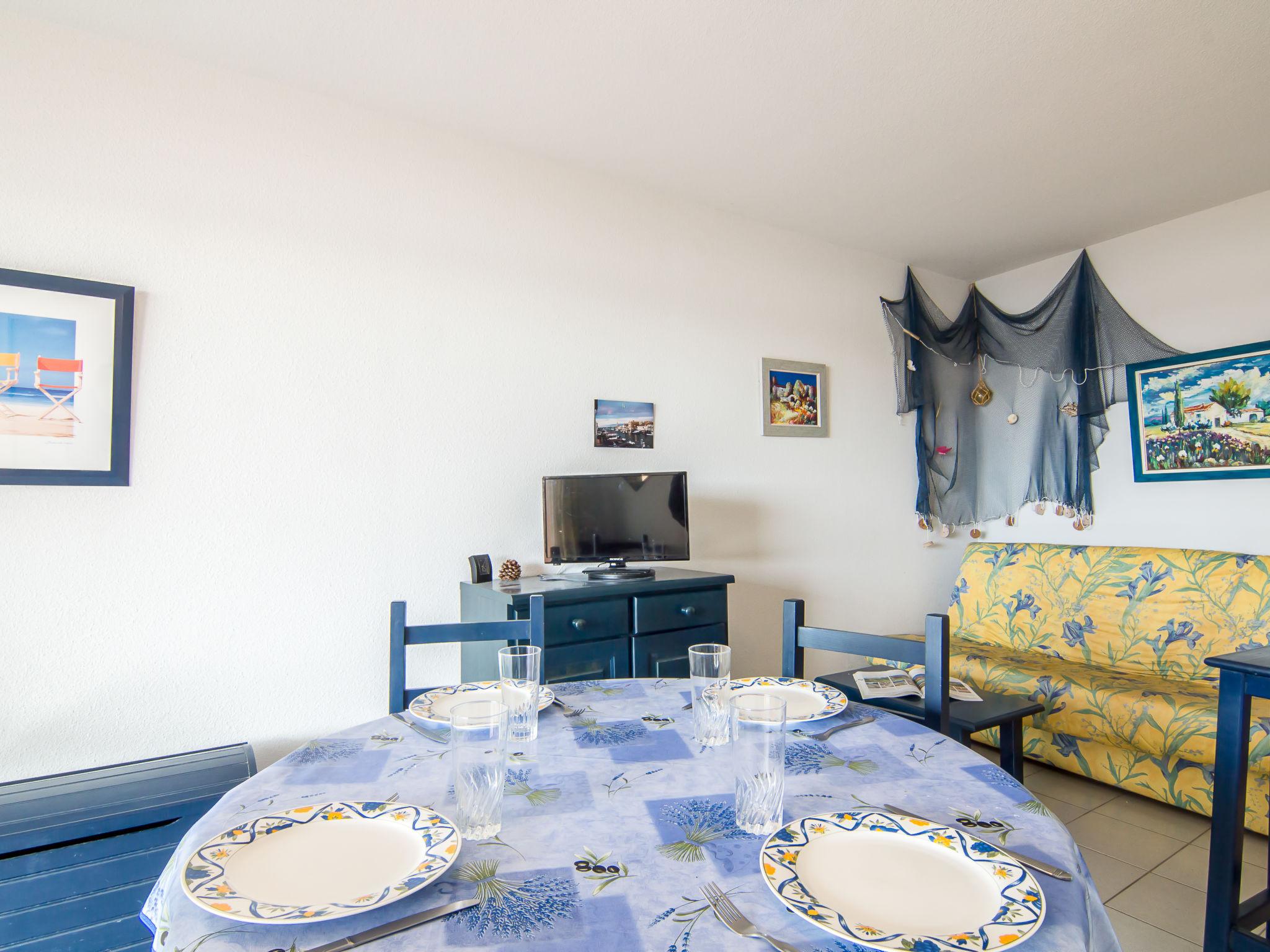 Photo 2 - 2 bedroom Apartment in Le Grau-du-Roi with swimming pool and sea view