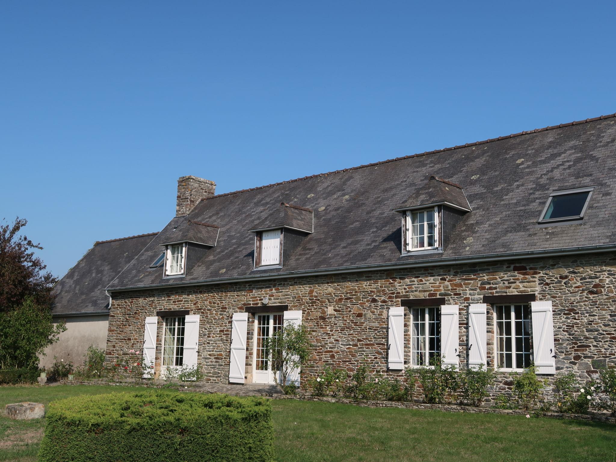 Photo 24 - Maison de 3 chambres à Vains avec jardin et vues à la mer