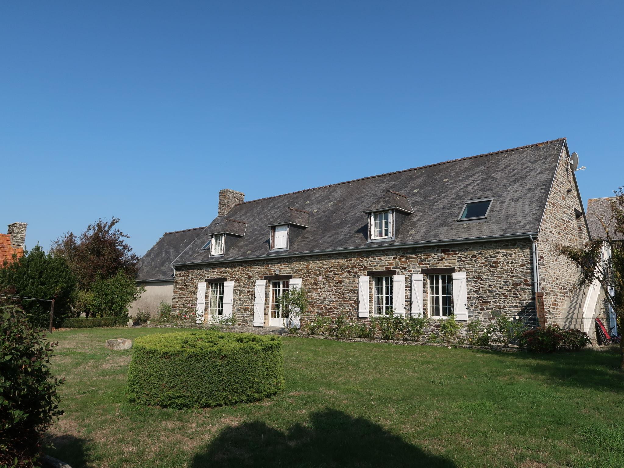 Photo 26 - Maison de 3 chambres à Vains avec jardin et vues à la mer