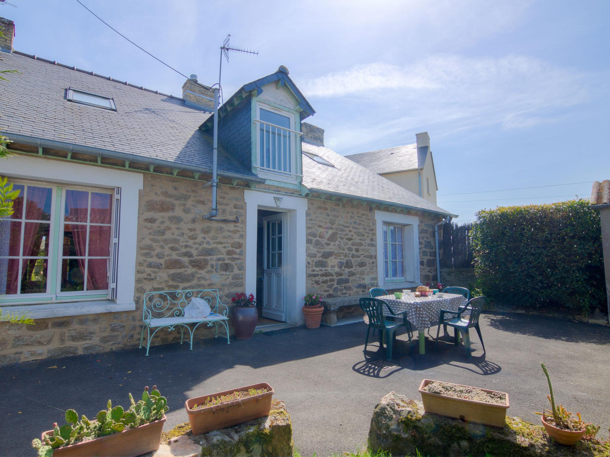 Photo 1 - Maison de 4 chambres à Saint-Malo avec jardin