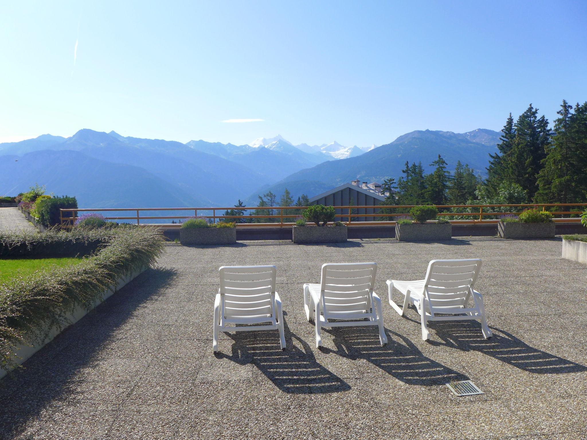 Foto 19 - Apartamento de 1 habitación en Crans-Montana con piscina y vistas a la montaña